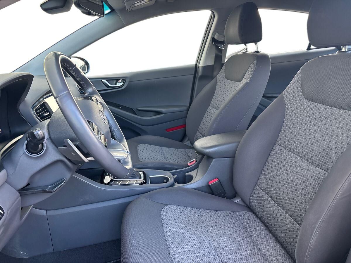 Billede af Hyundai Ioniq 1,6 GDI  Plugin-hybrid Premium plug-in 141HK 5d 6g Aut.