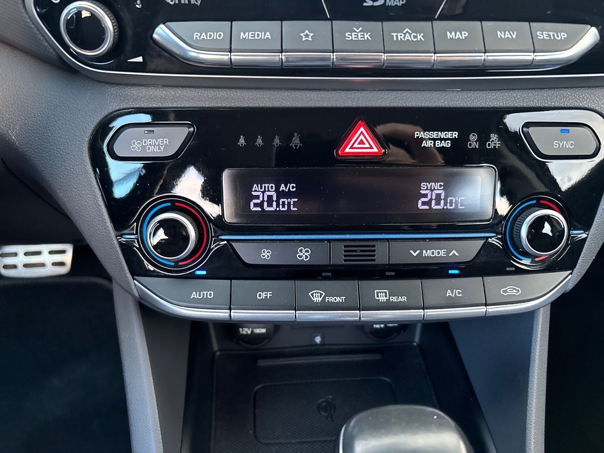 Billede af Hyundai Ioniq 1,6 GDI  Plugin-hybrid Premium plug-in 141HK 5d 6g Aut.