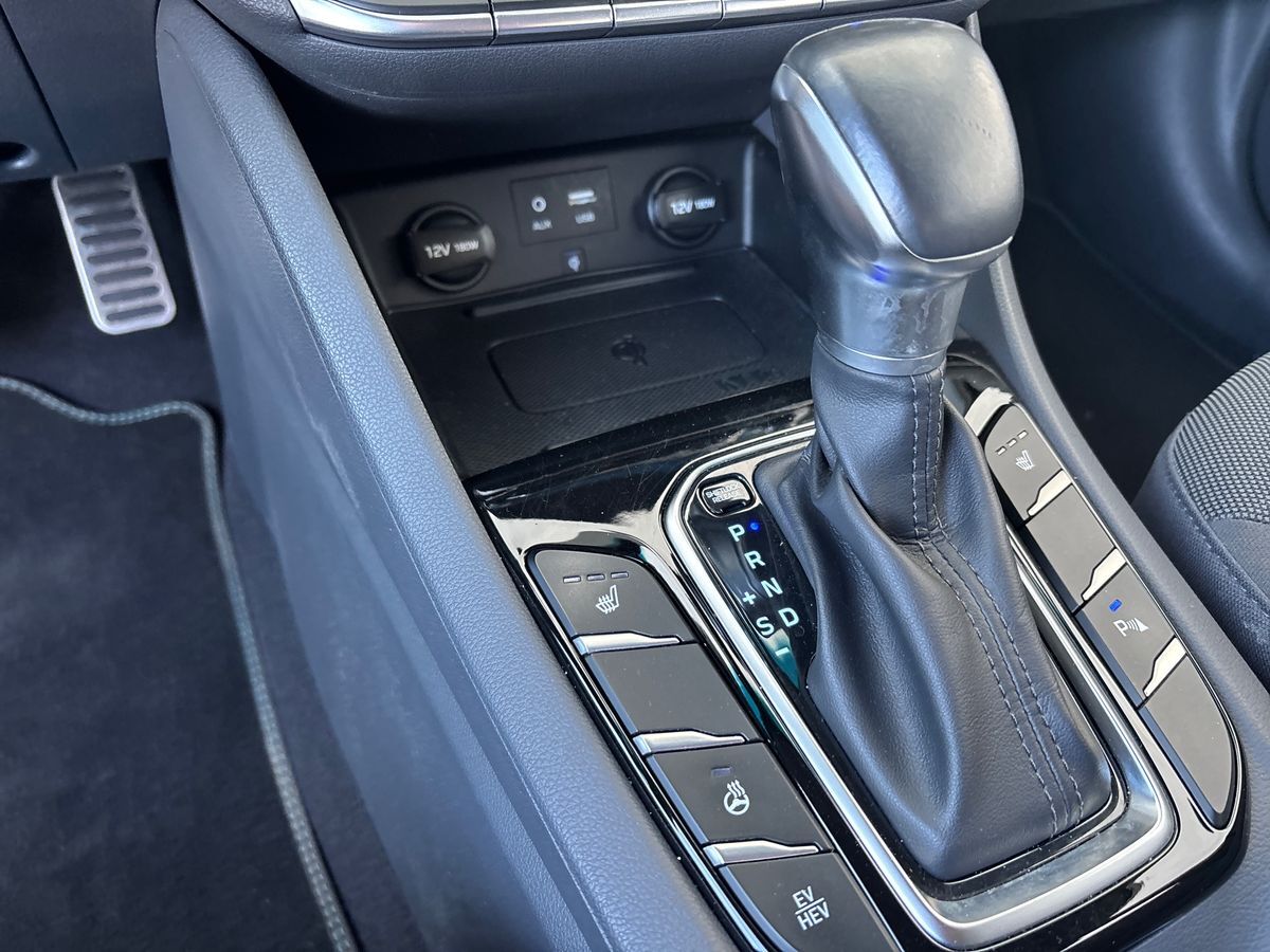 Billede af Hyundai Ioniq 1,6 GDI  Plugin-hybrid Premium plug-in 141HK 5d 6g Aut.