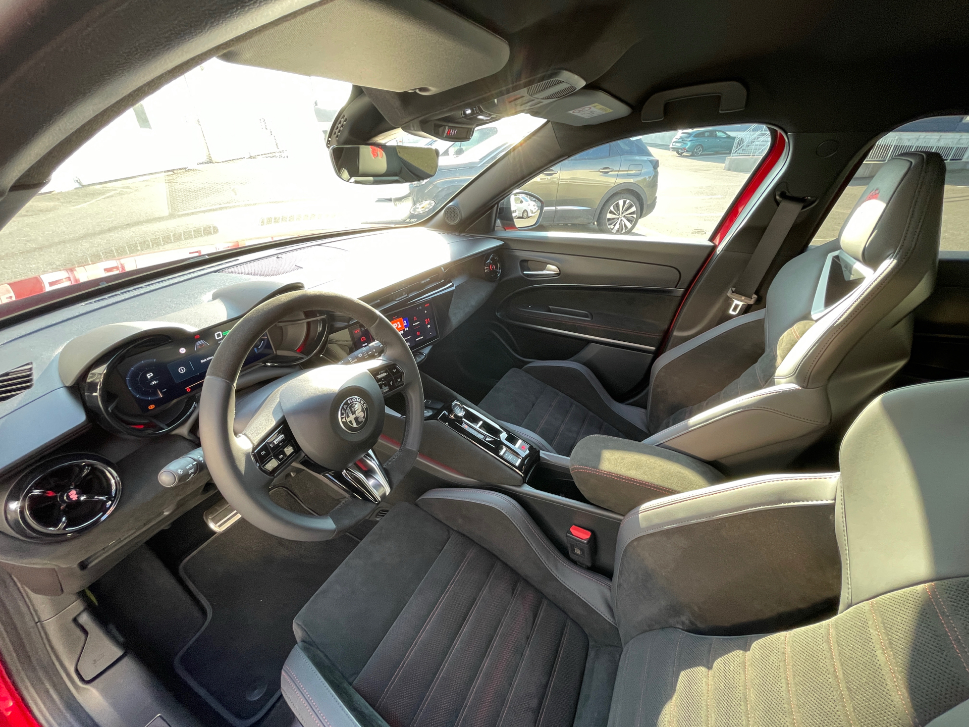 Billede af Alfa Romeo Junior EL Veloce 280HK 5d Aut.