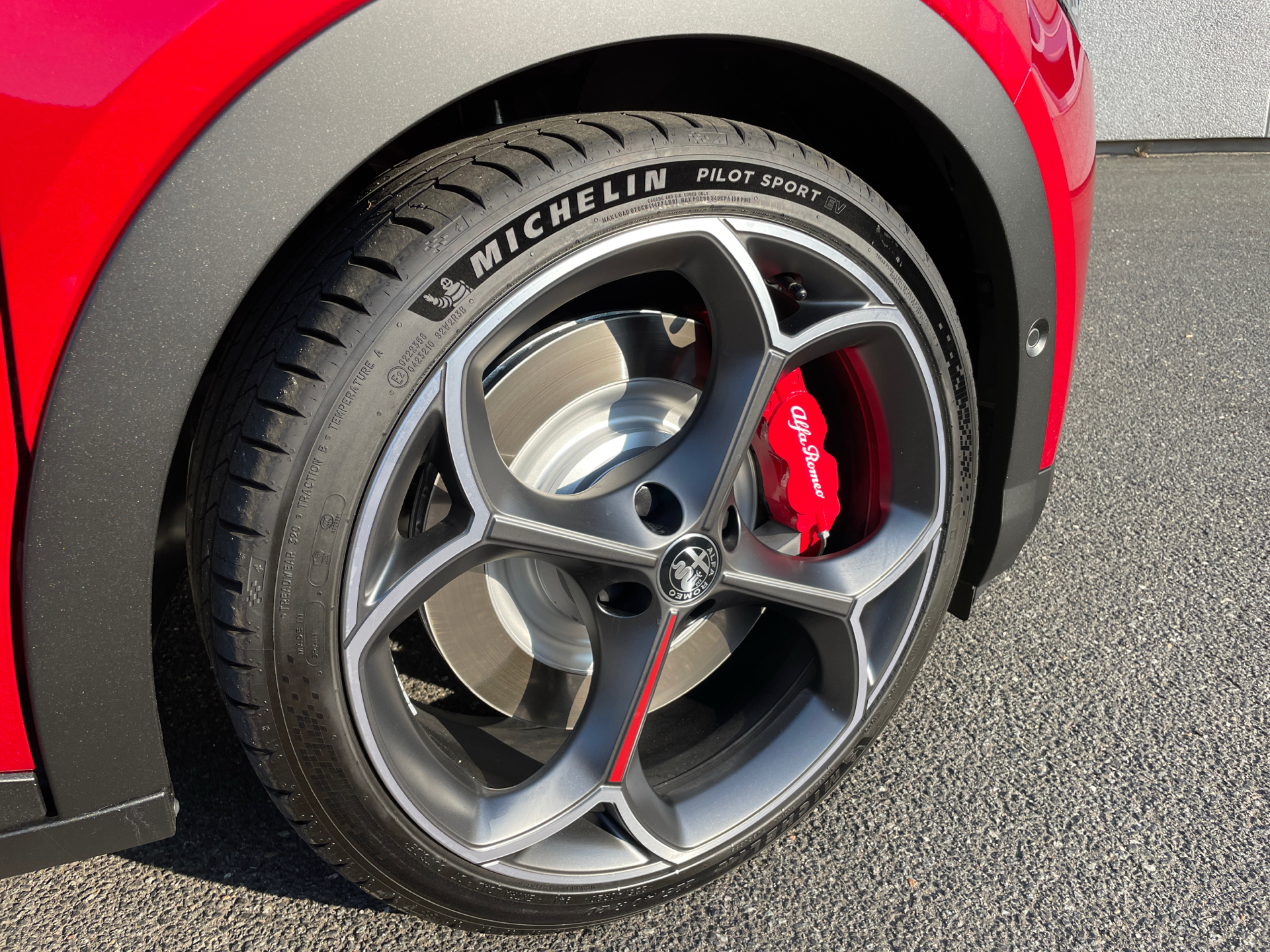 Billede af Alfa Romeo Junior EL Veloce 280HK 5d Aut.