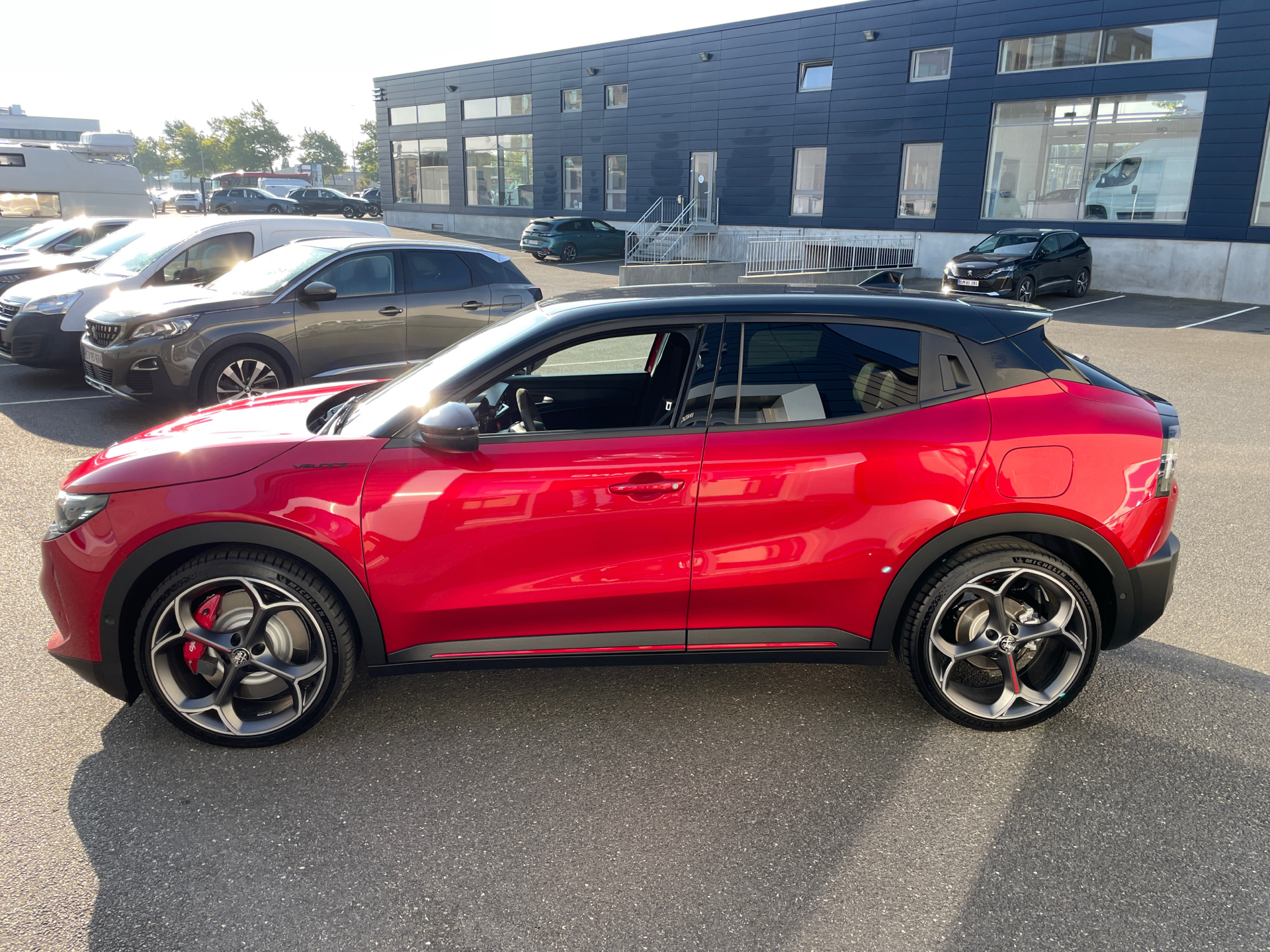 Billede af Alfa Romeo Junior EL Veloce 280HK 5d Aut.