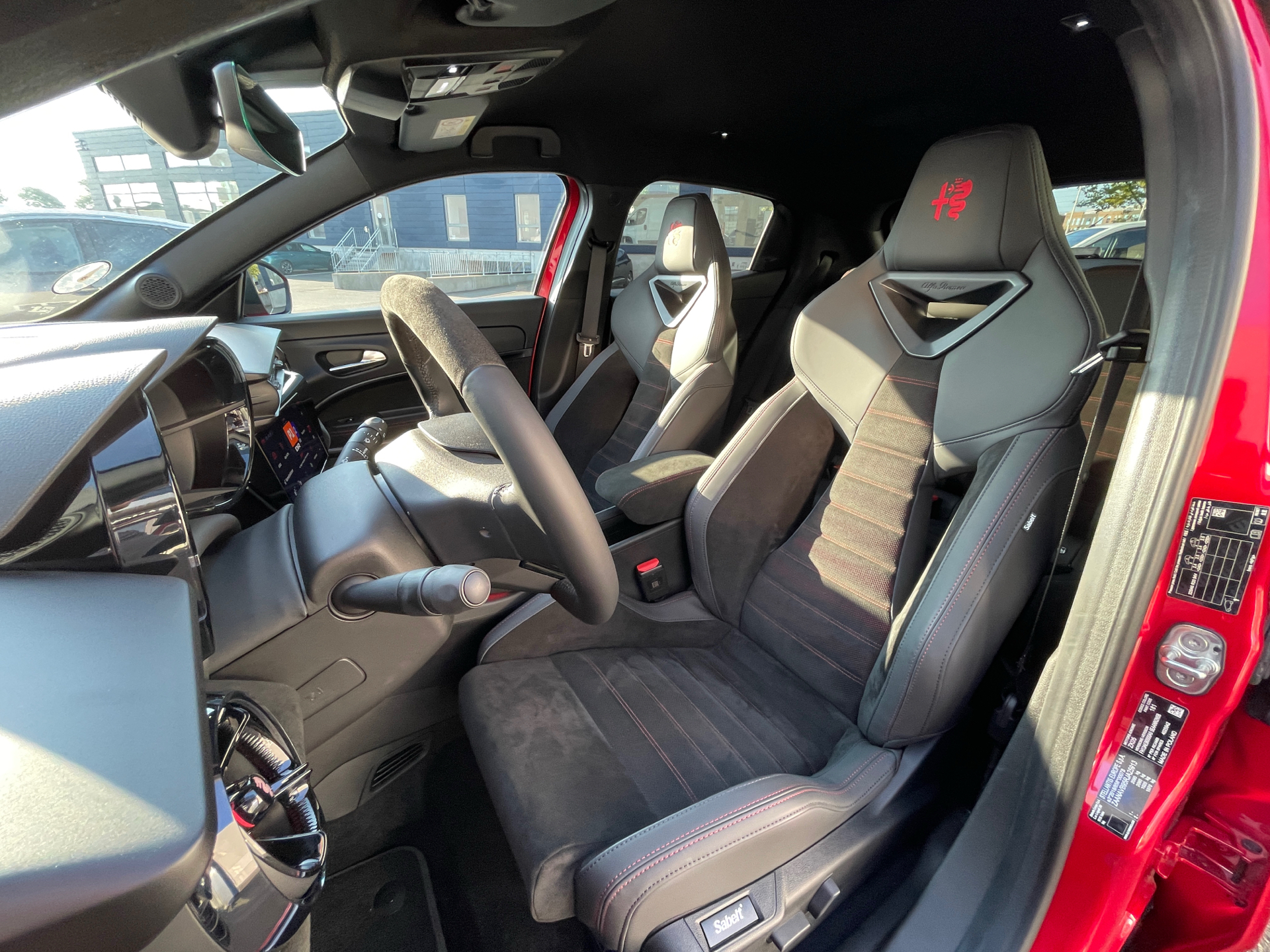 Billede af Alfa Romeo Junior EL Veloce 280HK 5d Aut.