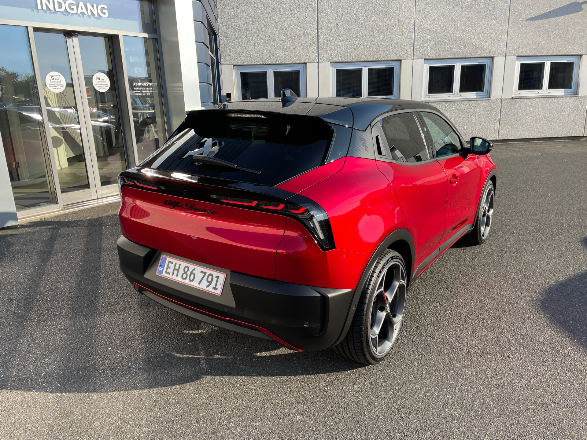 Billede af Alfa Romeo Junior EL Veloce 280HK 5d Aut.