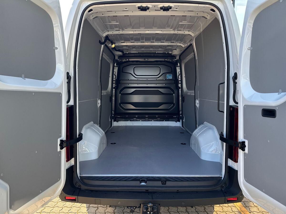 Billede af Nissan Interstar L2H2 2,0 DCi Tekna 170HK Van 9g Aut.