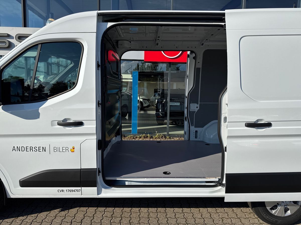 Billede af Nissan Interstar L2H2 2,0 DCi Tekna 170HK Van 9g Aut.