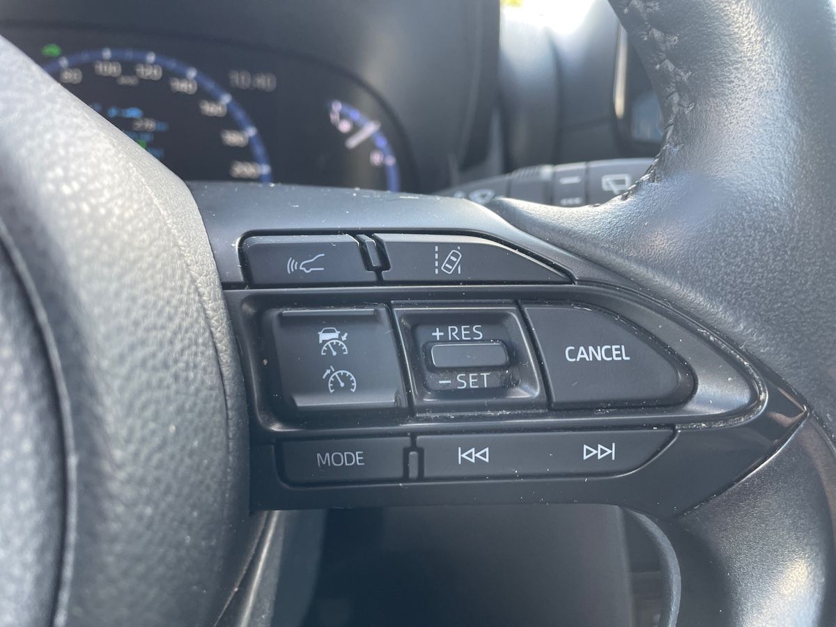 Billede af Toyota Yaris Cross 1,5 Hybrid Premium Edition 116HK 5d Trinl. Gear