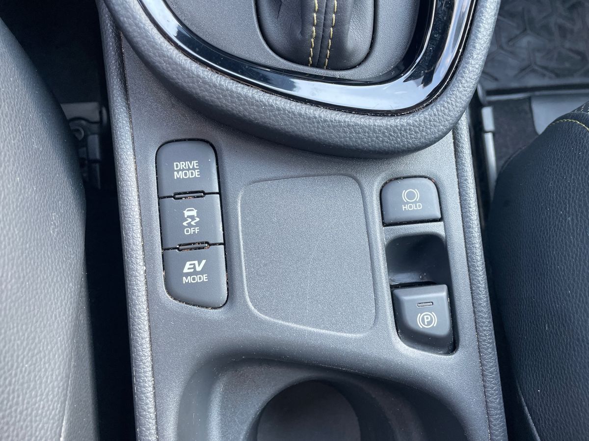 Billede af Toyota Yaris Cross 1,5 Hybrid Premium Edition 116HK 5d Trinl. Gear