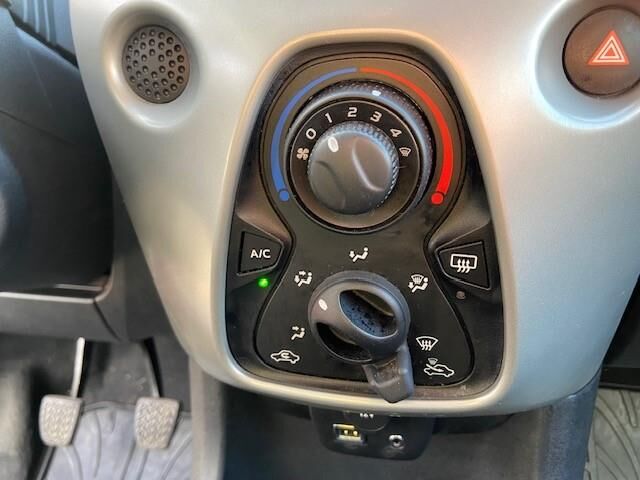 Billede af Citroën C1 1,0 VTi Scoop start/stop 68HK 5d