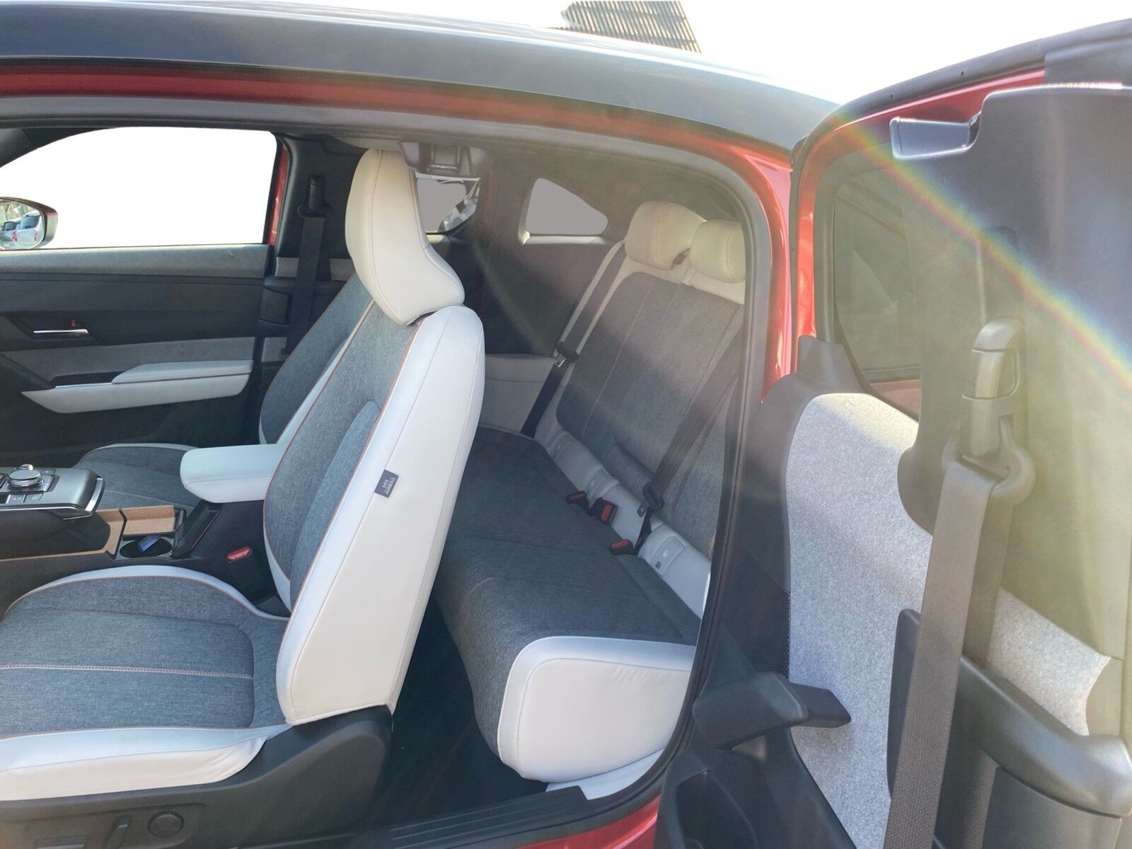 Billede af Mazda MX-30 0,8 e-Skyactiv R-EV  Plugin-hybrid Advance 170HK 5d Trinl. Gear