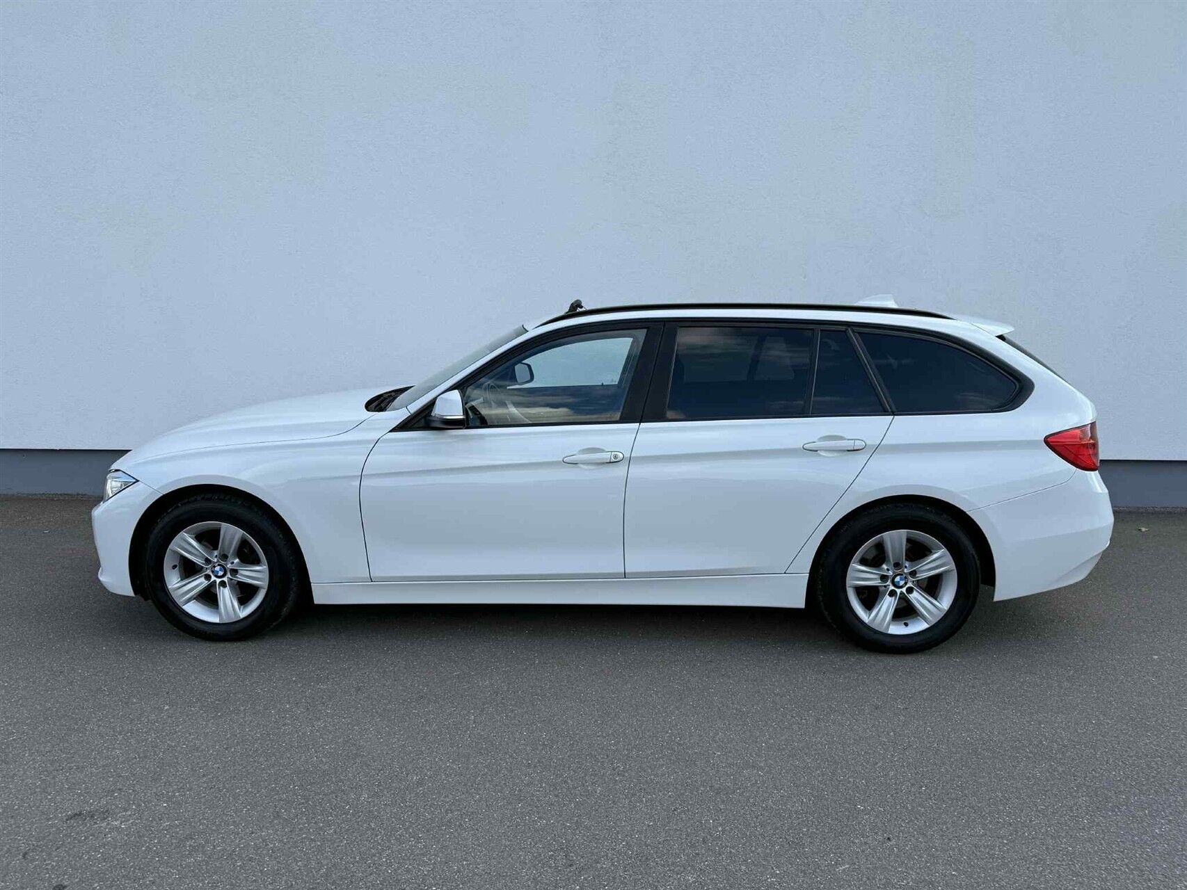 Billede af BMW 318d Touring 2,0 D Sport Line 143HK Stc 8g Aut.