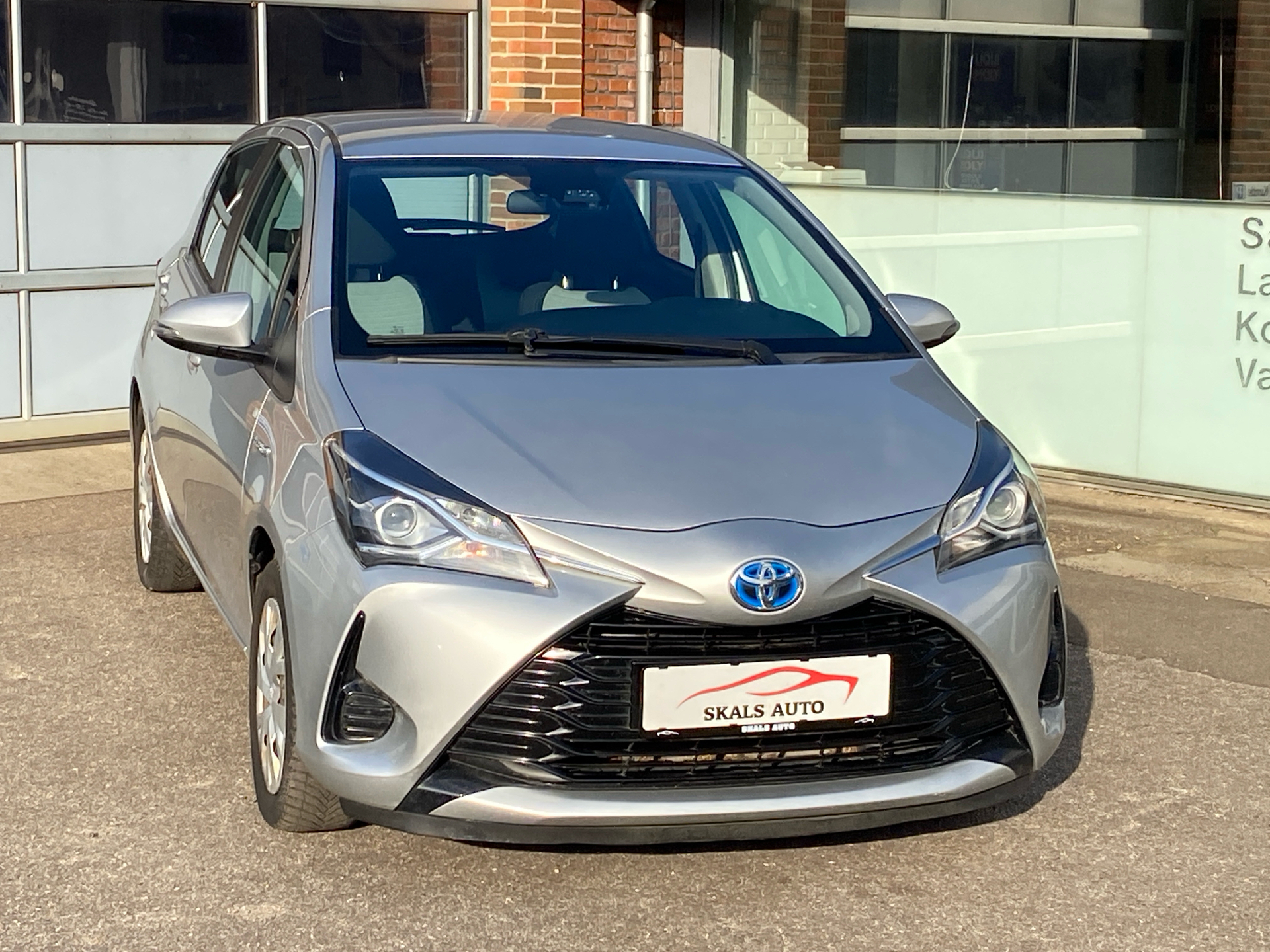 Billede af Toyota Yaris 1,5 Hybrid H2 E-CVT 100HK 5d Trinl. Gear