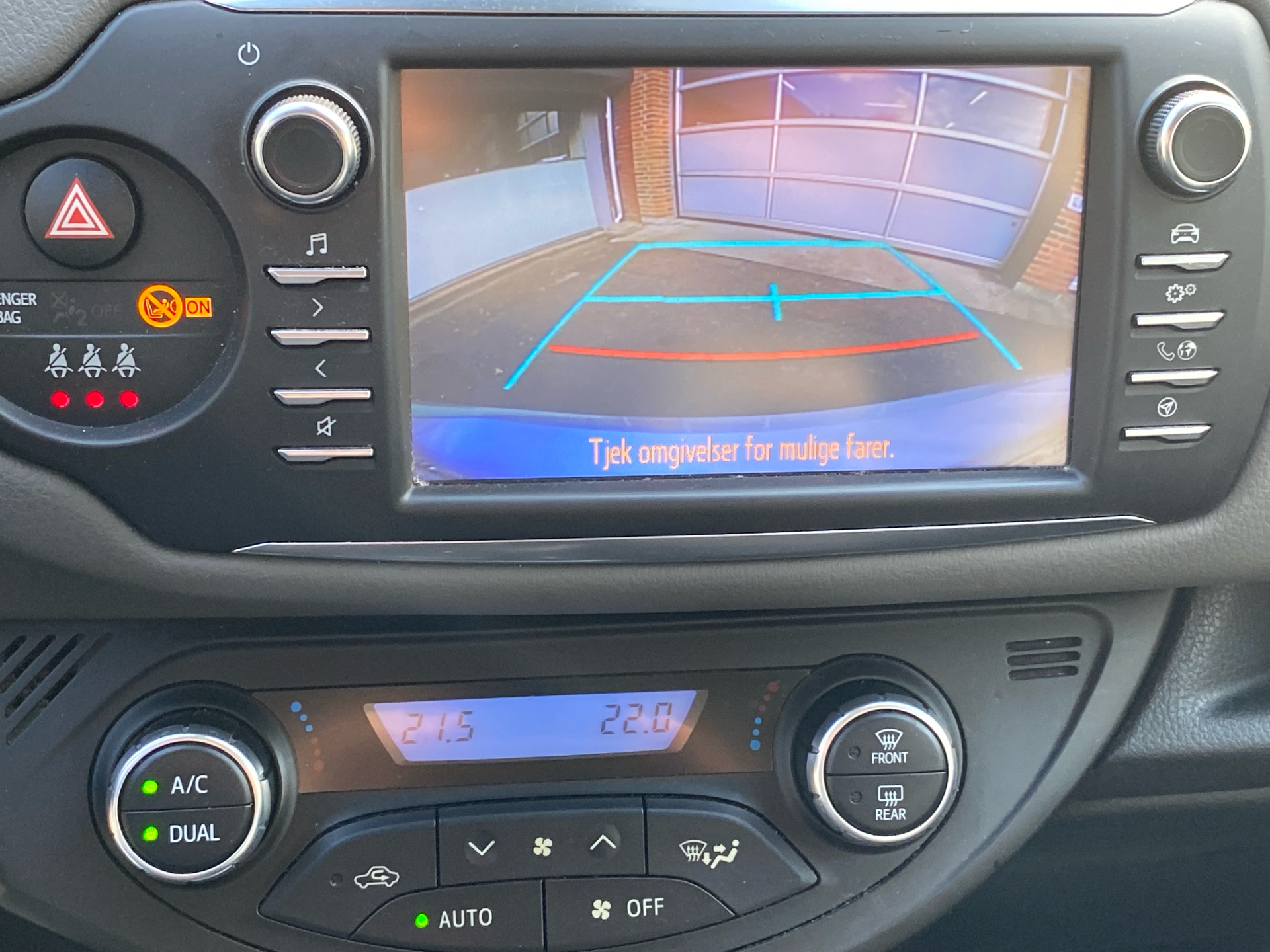 Billede af Toyota Yaris 1,5 Hybrid H2 E-CVT 100HK 5d Trinl. Gear