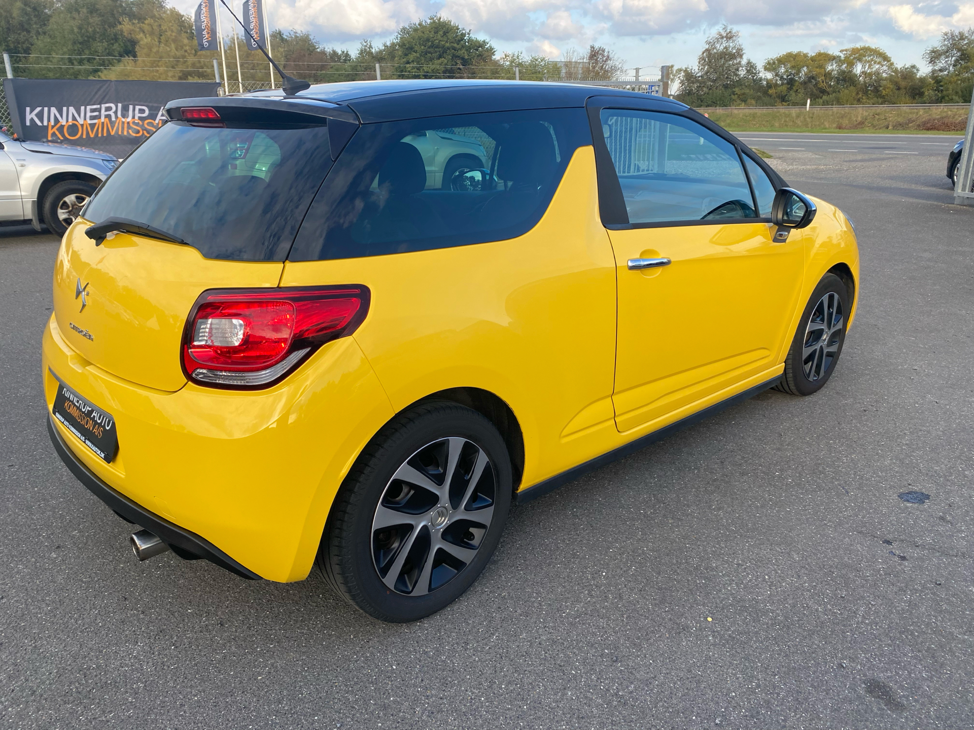 Billede af Citroën DS3 1,6 e-HDi Style 92HK 3d