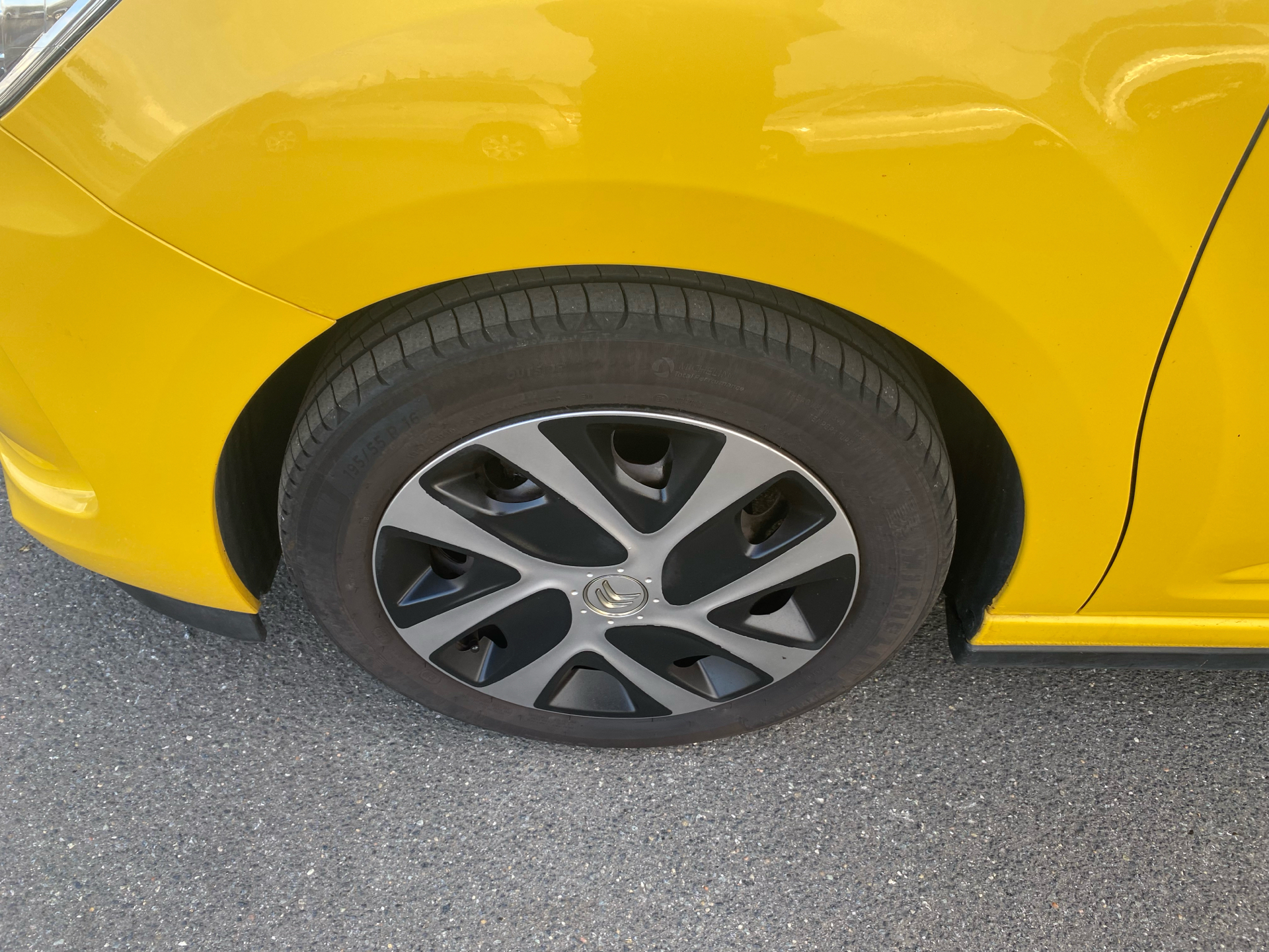 Billede af Citroën DS3 1,6 e-HDi Style 92HK 3d