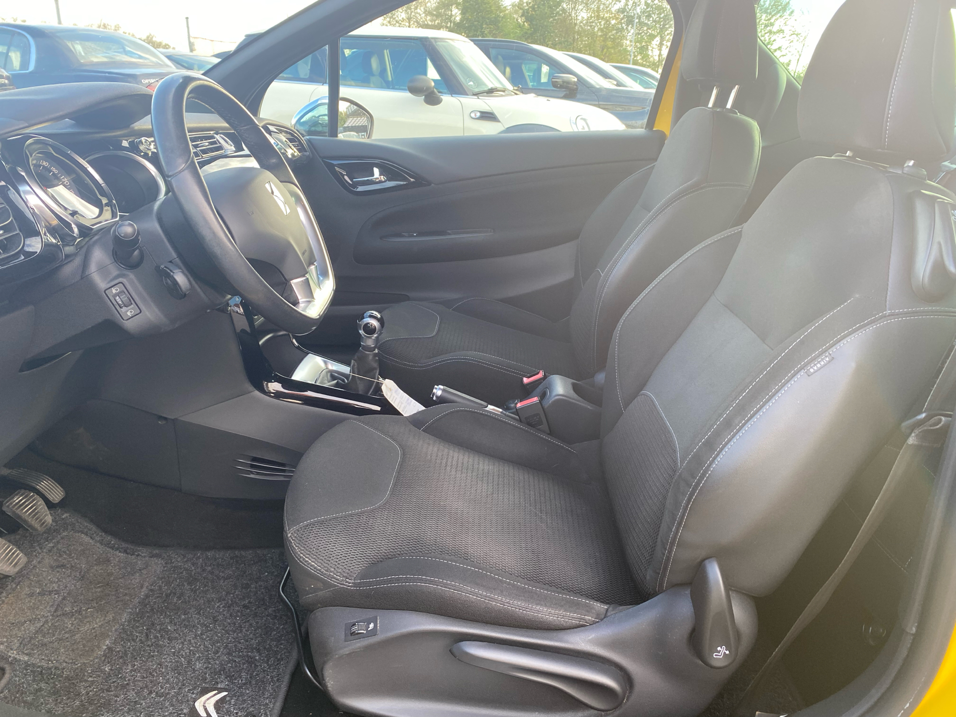 Billede af Citroën DS3 1,6 e-HDi Style 92HK 3d