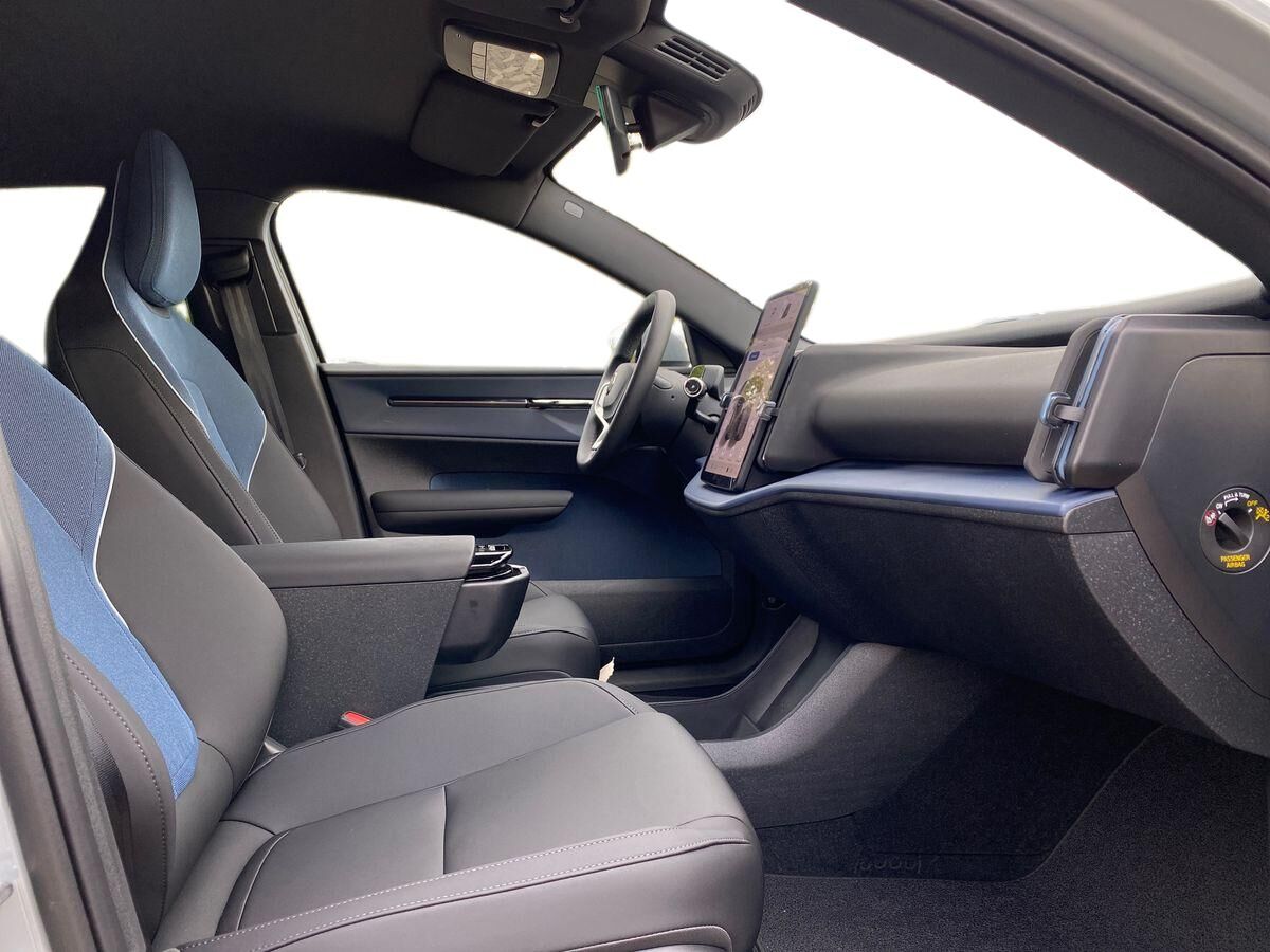 Billede af Volvo EX30 Single Motor Extended Range Core 272HK 5d Aut.