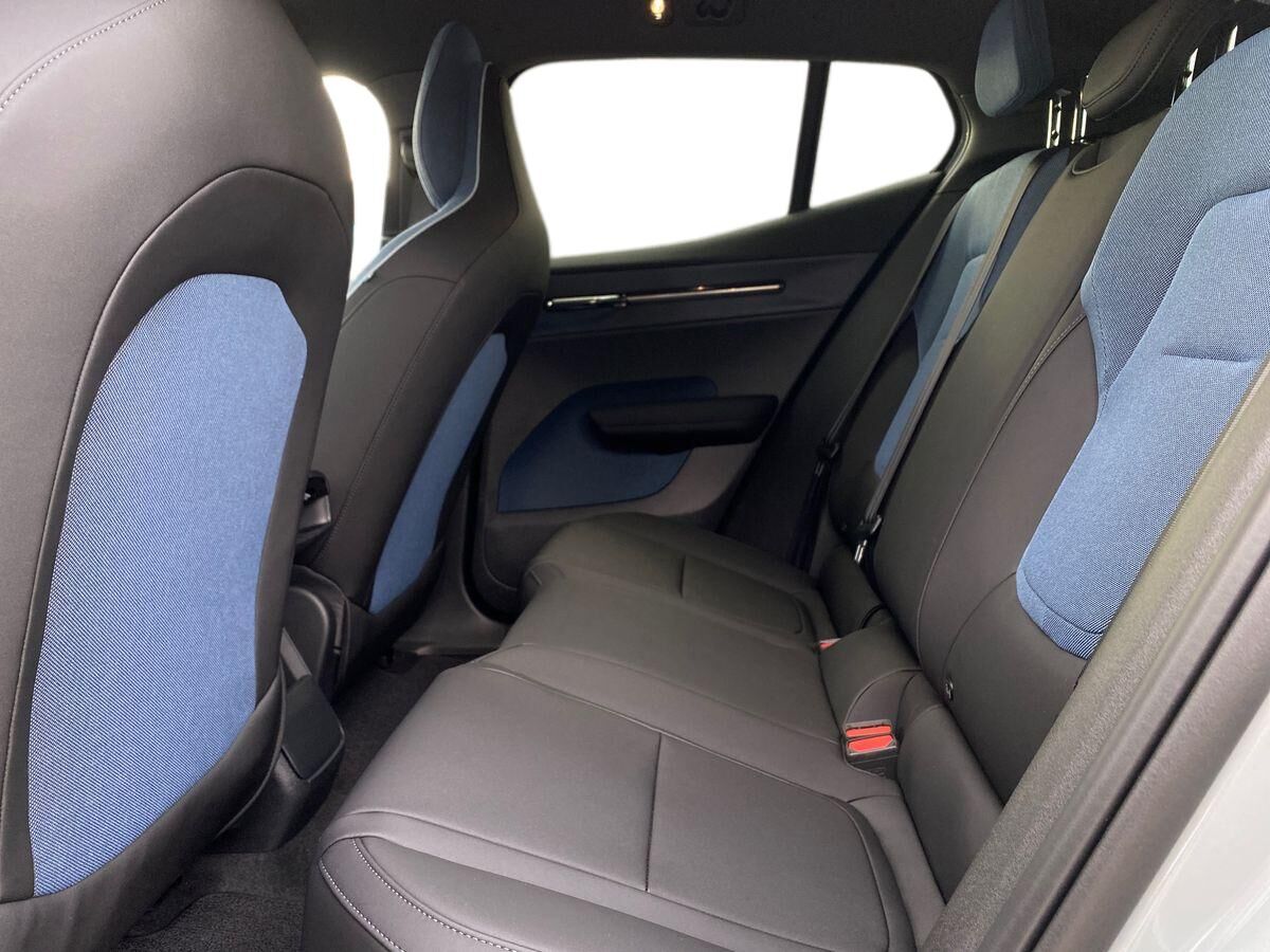 Billede af Volvo EX30 Single Motor Extended Range Core 272HK 5d Aut.