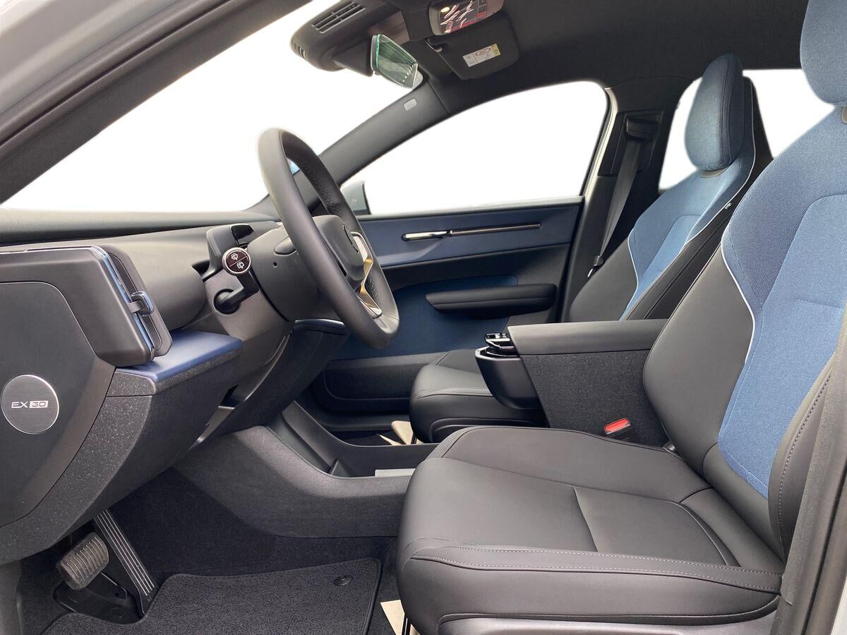 Billede af Volvo EX30 Single Motor Extended Range Core 272HK 5d Aut.