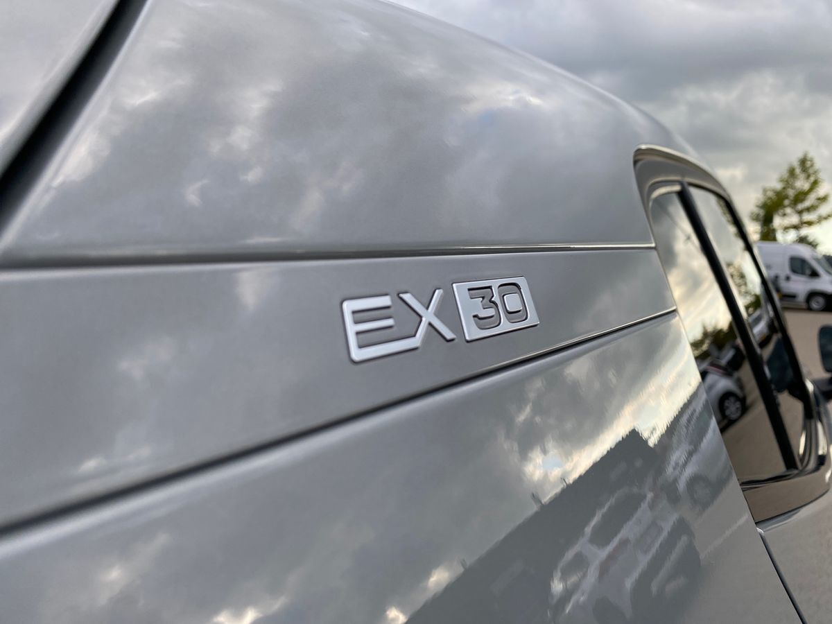 Billede af Volvo EX30 Single Motor Extended Range Core 272HK 5d Aut.