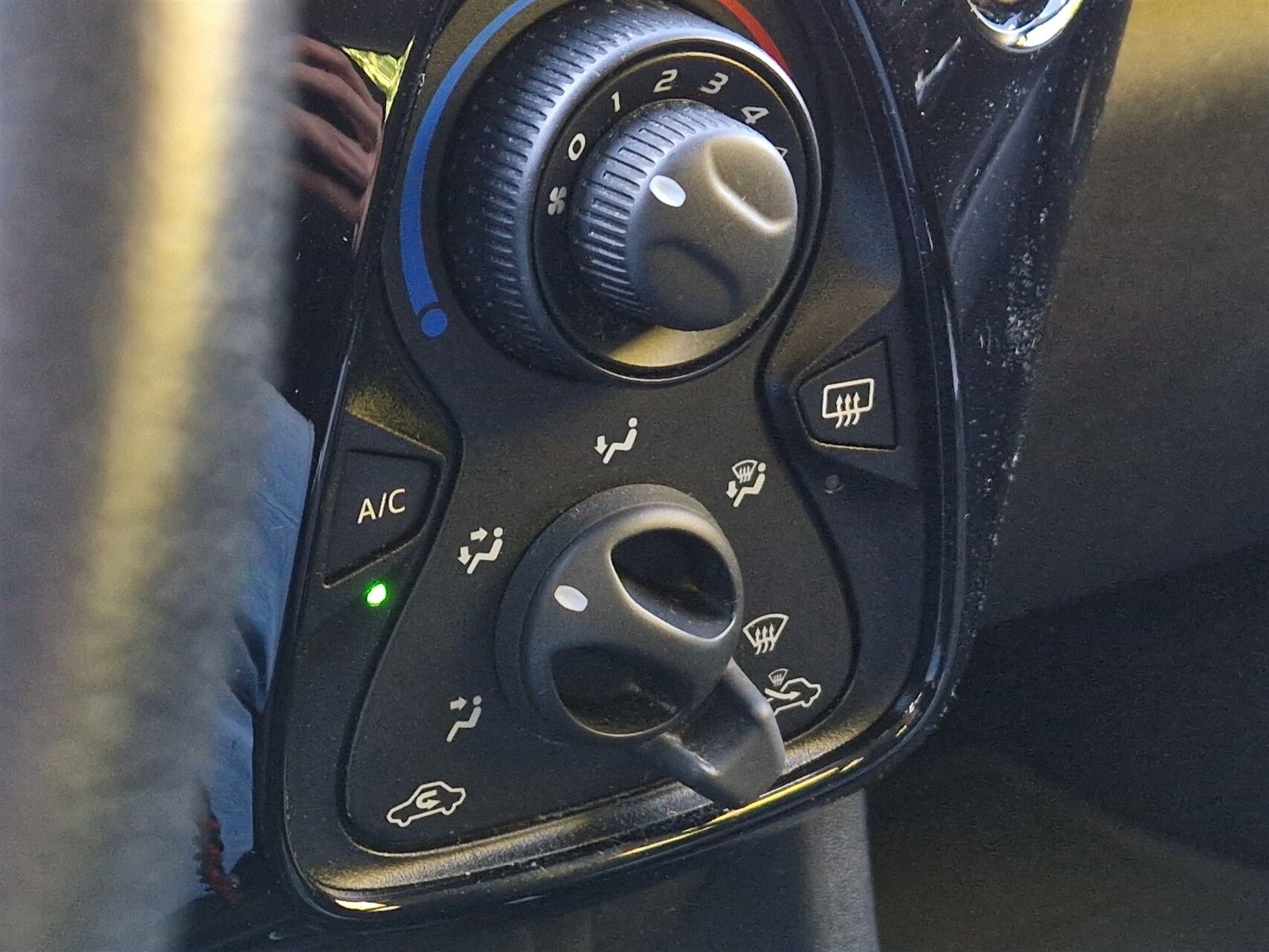 Billede af Peugeot 108 1,0 e-Vti Selection 72HK 5d