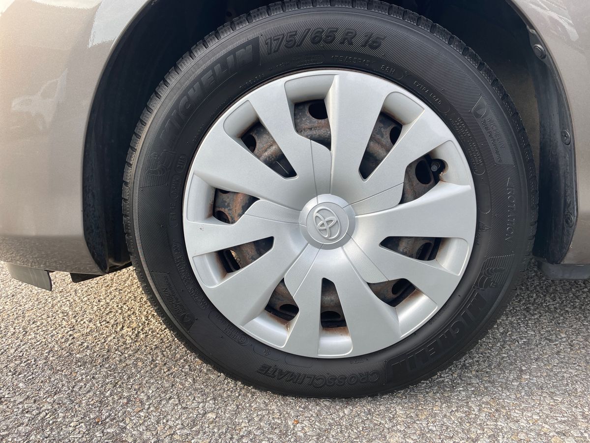 Billede af Toyota Yaris 1,5 Hybrid H2 E-CVT 100HK 5d Trinl. Gear