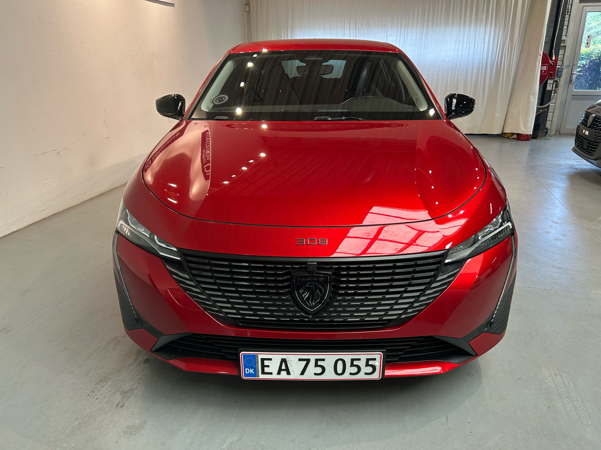 Billede af Peugeot 308 1,6 Plugin-hybrid First Selection Plus EAT8 180HK 5d 8g Aut.