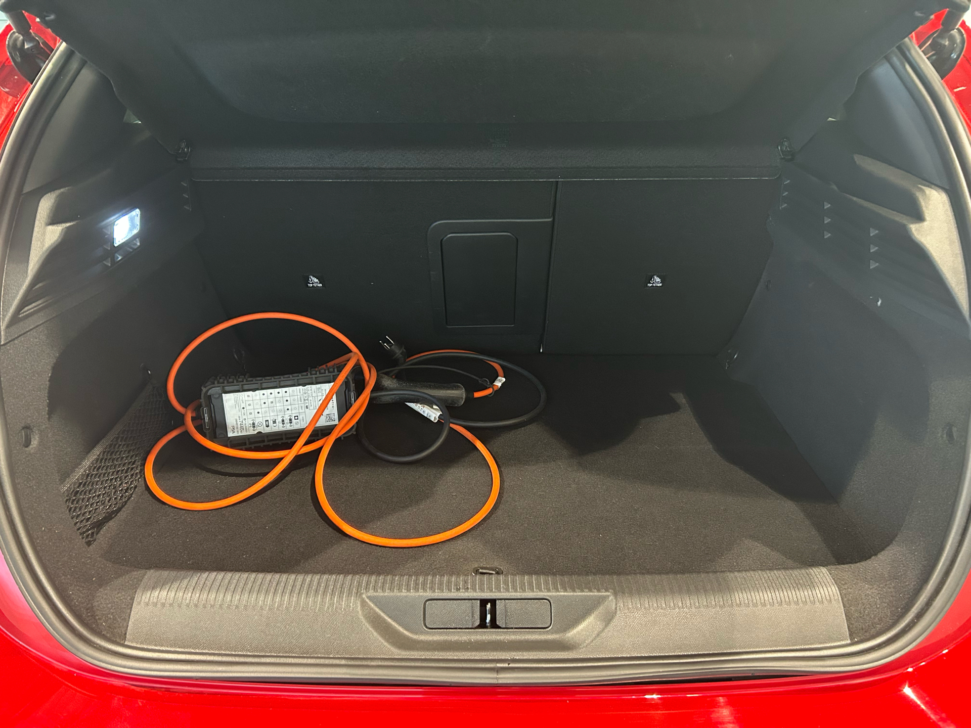 Billede af Peugeot 308 1,6 Plugin-hybrid First Selection Plus EAT8 180HK 5d 8g Aut.
