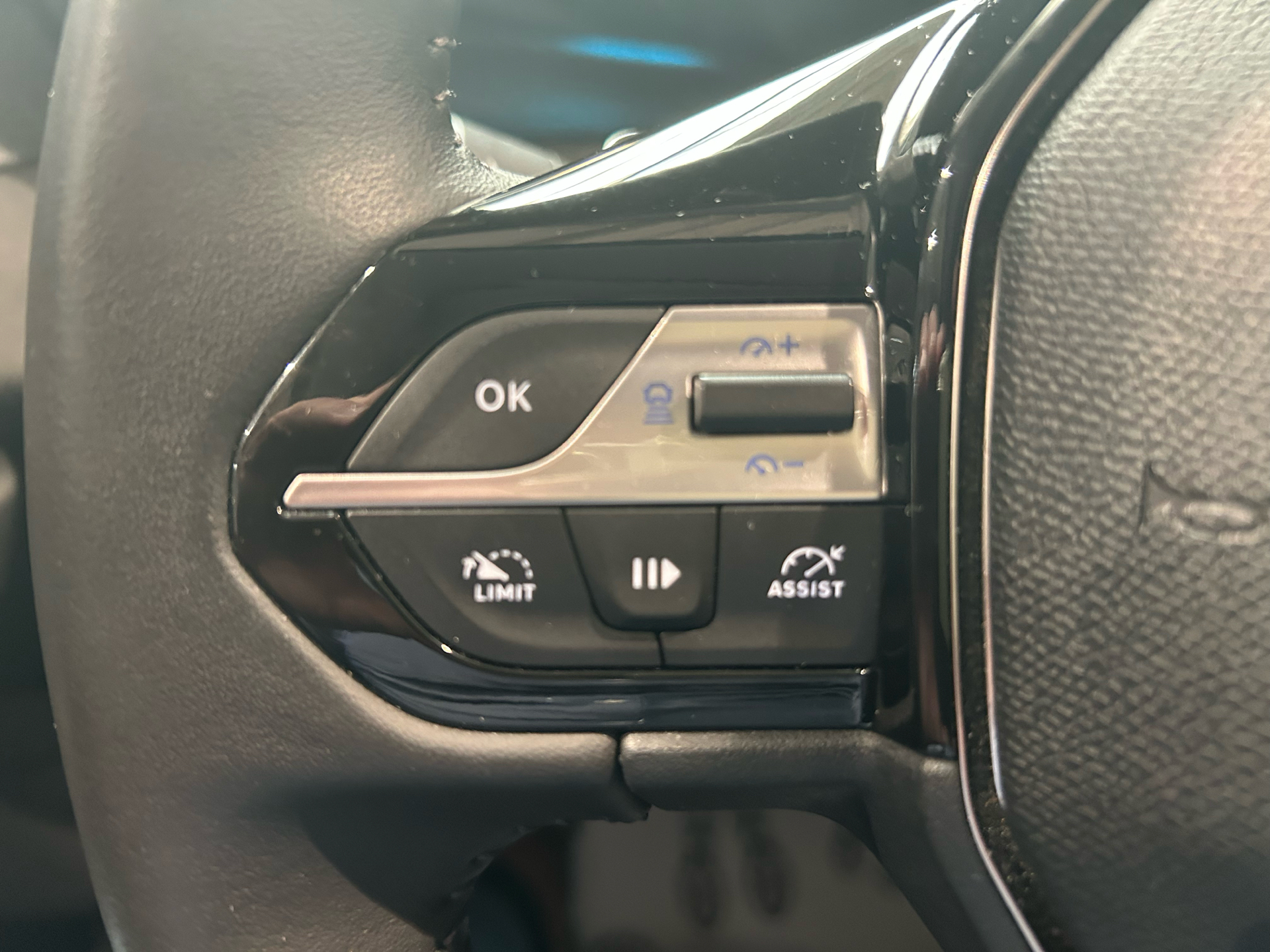 Billede af Peugeot 308 1,6 Plugin-hybrid First Selection Plus EAT8 180HK 5d 8g Aut.
