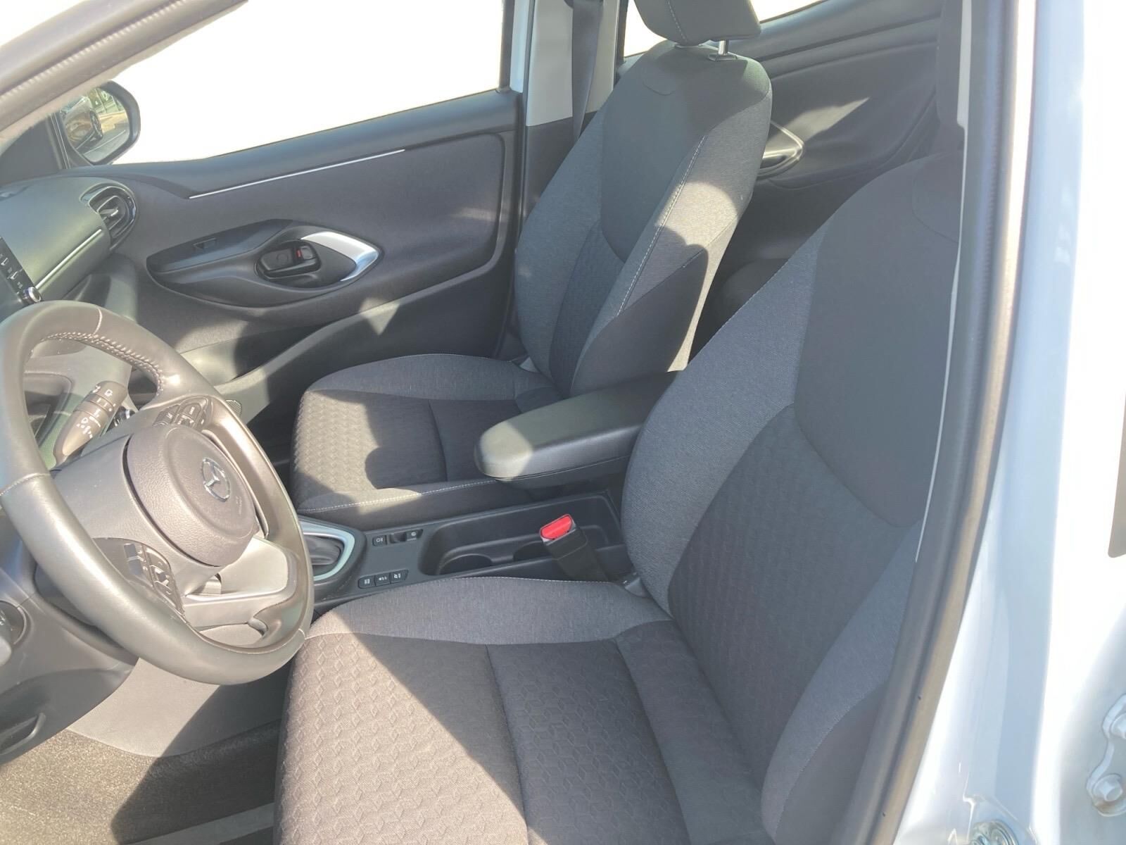 Billede af Mazda 2 1,5 VVT-I  Hybrid Pure Plus Pack CVT 116HK 5d Trinl. Gear