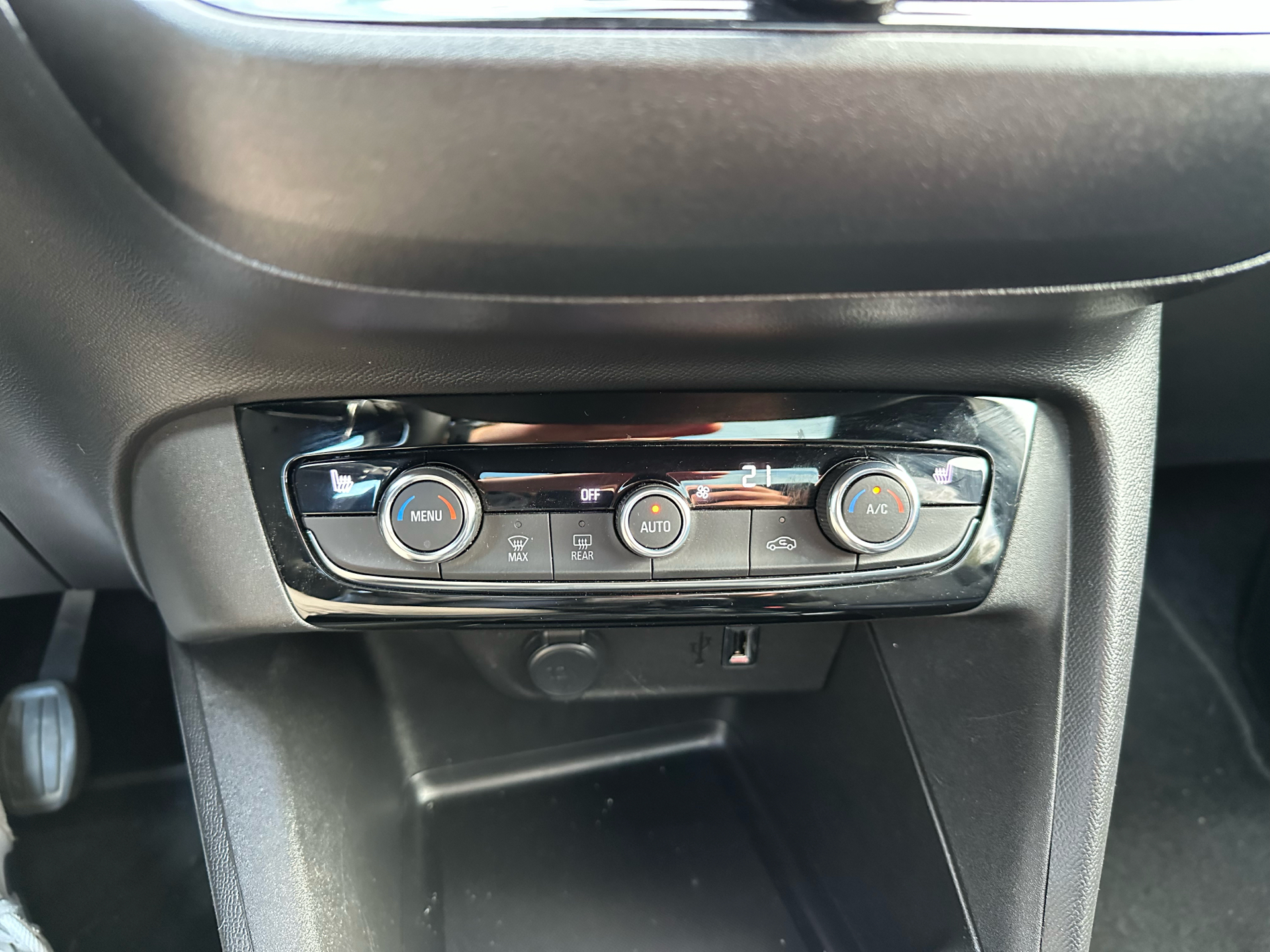 Billede af Opel Corsa 1,2 PureTech Elegance Sky 100HK 5d 6g