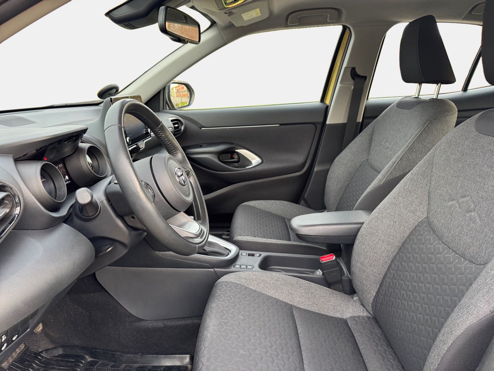 Billede af Toyota Yaris Cross 1,5 Hybrid Active 116HK 5d Trinl. Gear