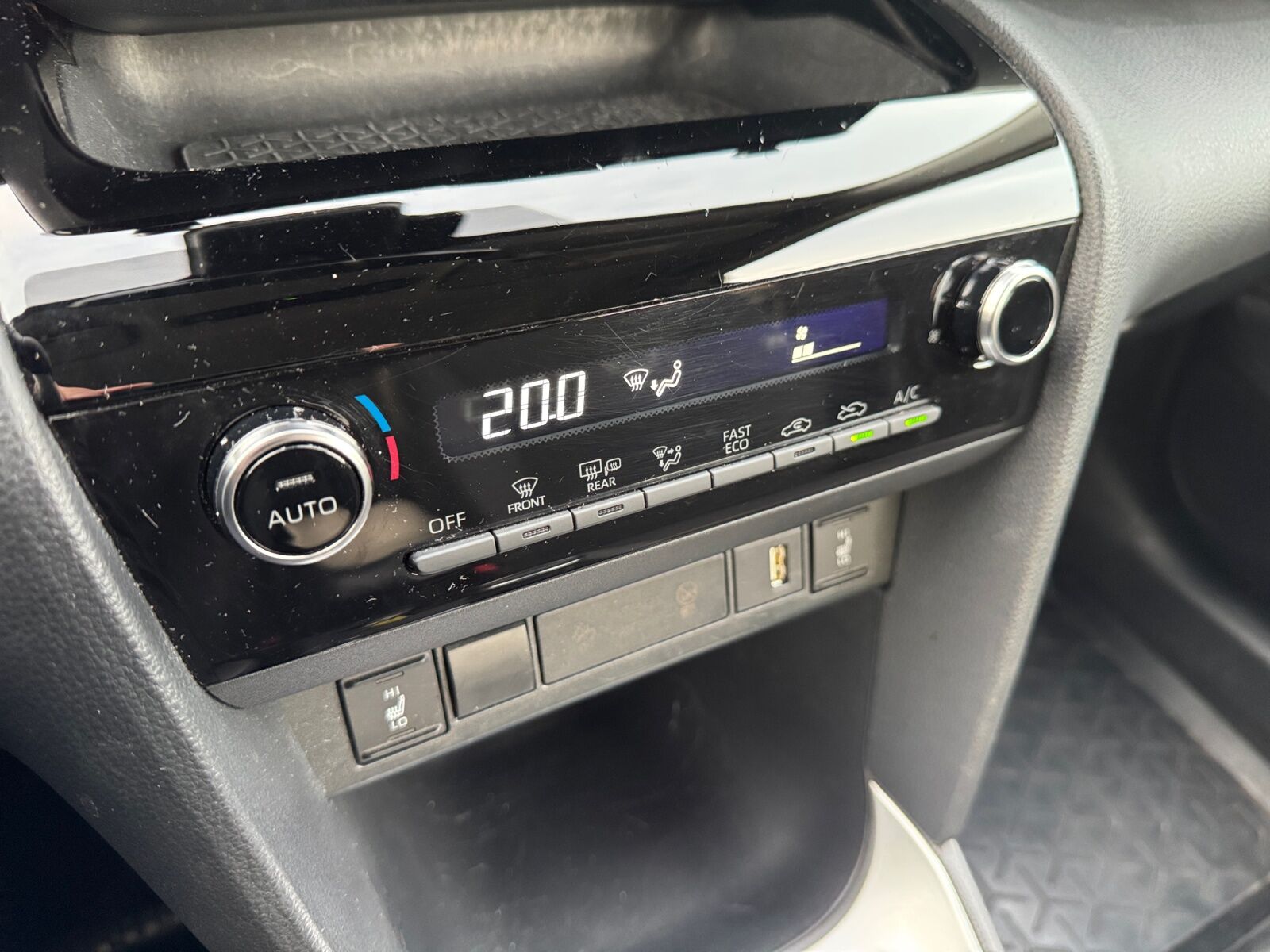 Billede af Toyota Yaris Cross 1,5 Hybrid Active 116HK 5d Trinl. Gear