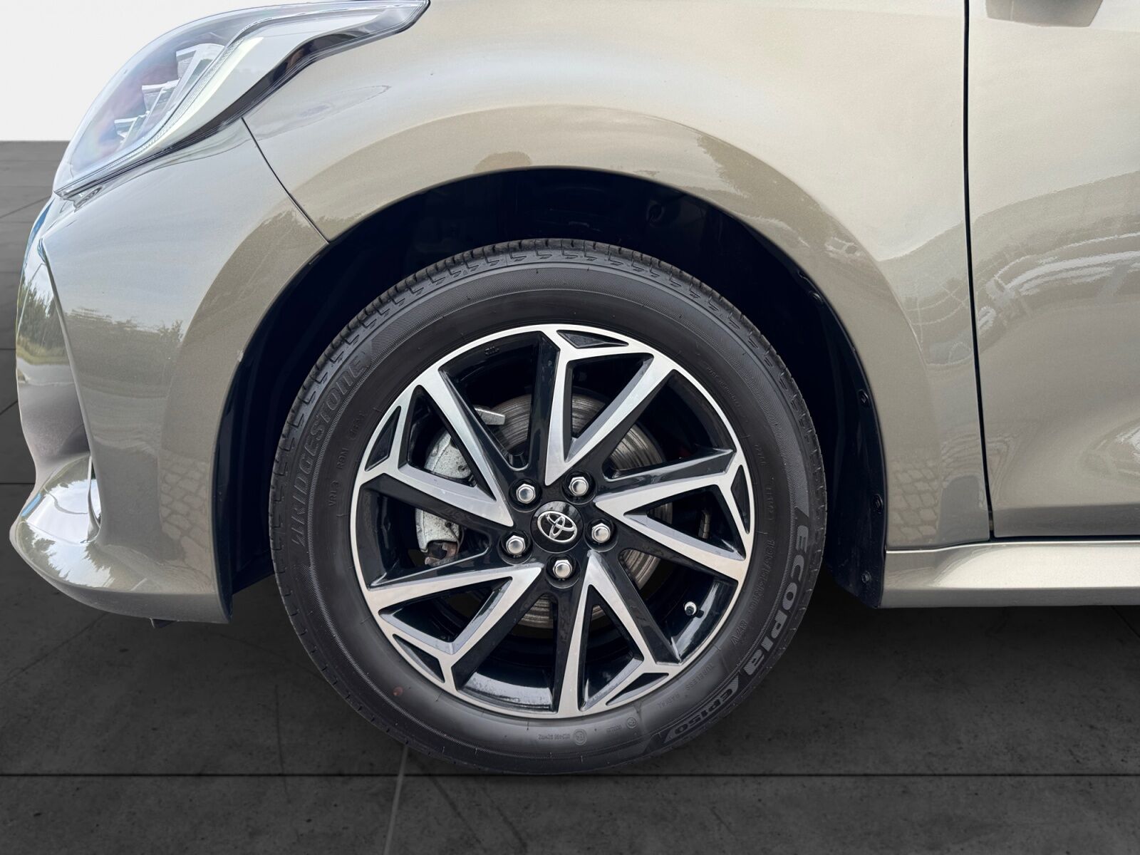 Billede af Toyota Yaris 1,5 Hybrid Style 116HK 5d Trinl. Gear