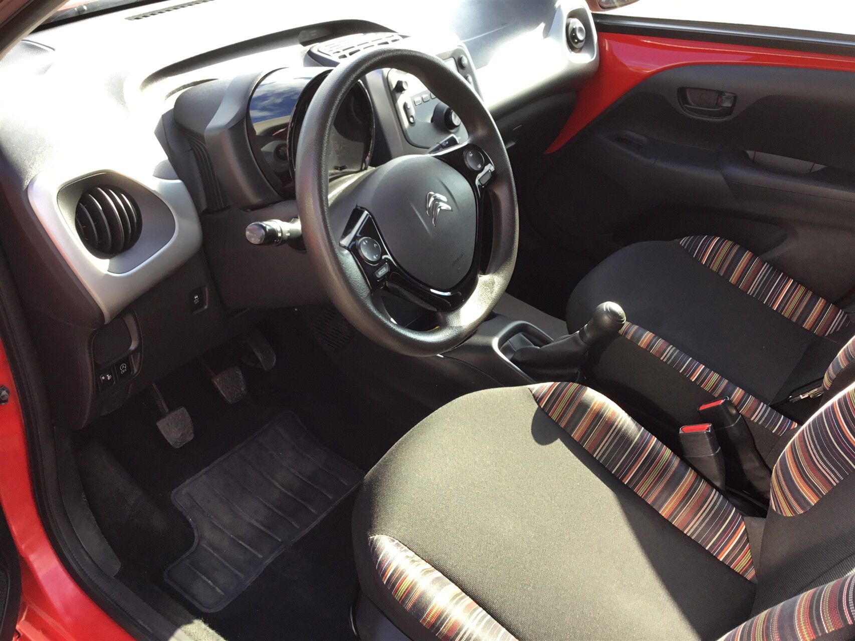 Billede af Citroën C1 1,0 VTi Feel Airscape start/stop 68HK 5d