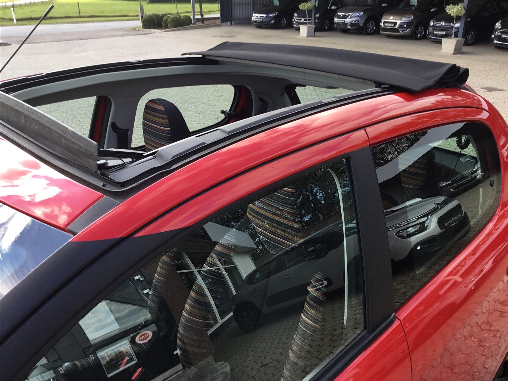 Billede af Citroën C1 1,0 VTi Feel Airscape start/stop 68HK 5d