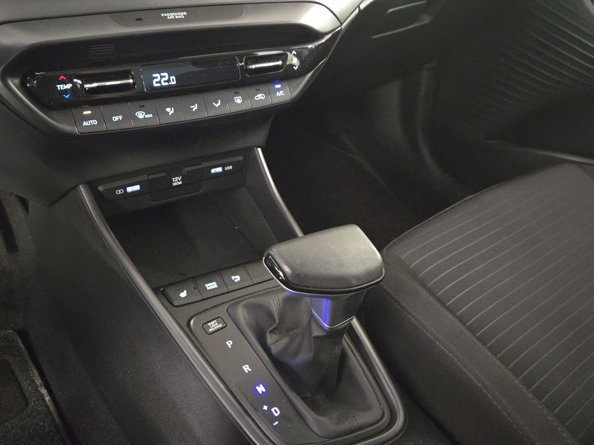 Billede af Hyundai i20 1,0 T-GDI Essential Komfort DCT 100HK 5d 7g Aut.