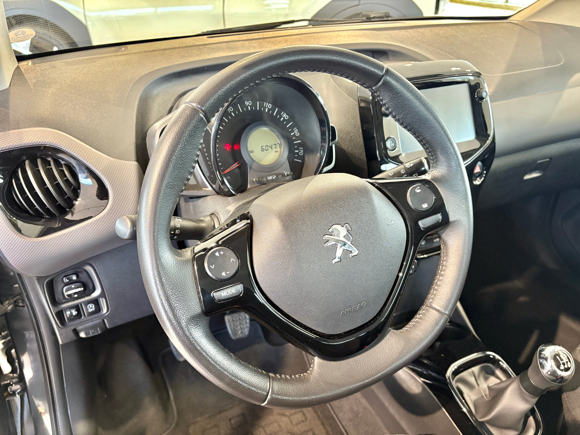 Billede af Peugeot 108 1,0 e-Vti Allure+ 72HK 5d