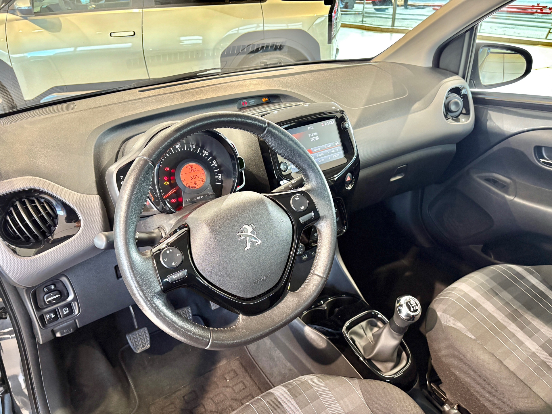 Billede af Peugeot 108 1,0 e-Vti Allure+ 72HK 5d