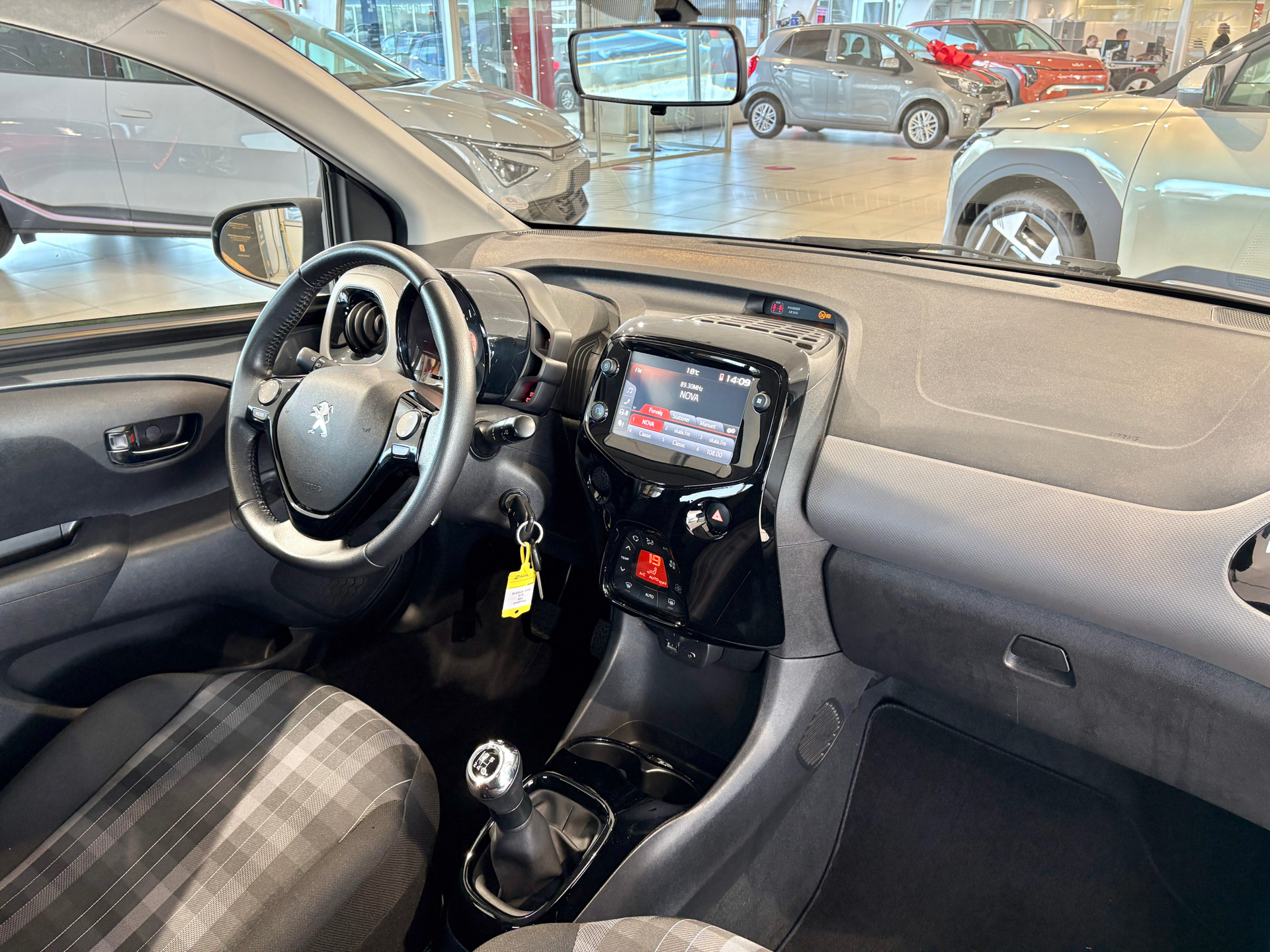 Billede af Peugeot 108 1,0 e-Vti Allure+ 72HK 5d