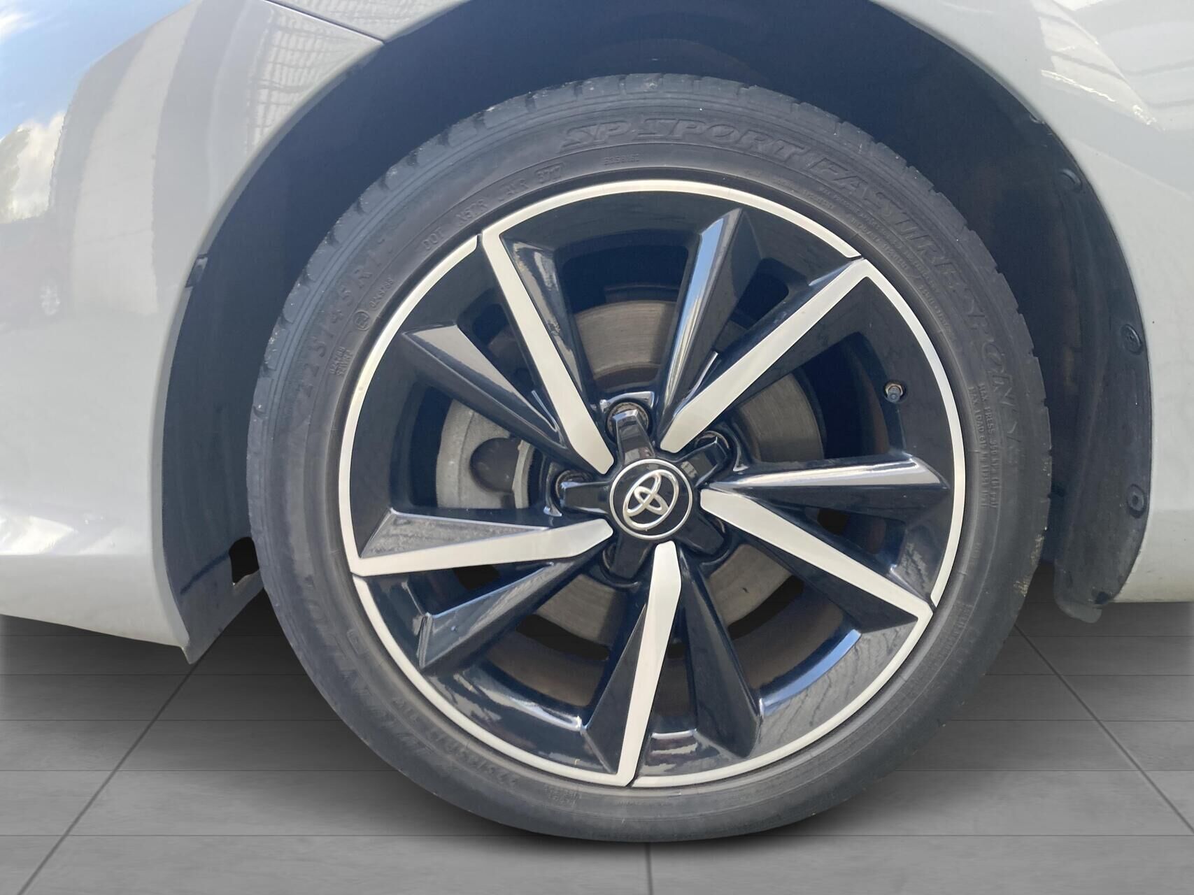 Billede af Toyota Auris Touring Sports 1,8 Hybrid Prestige 136HK Stc Aut.