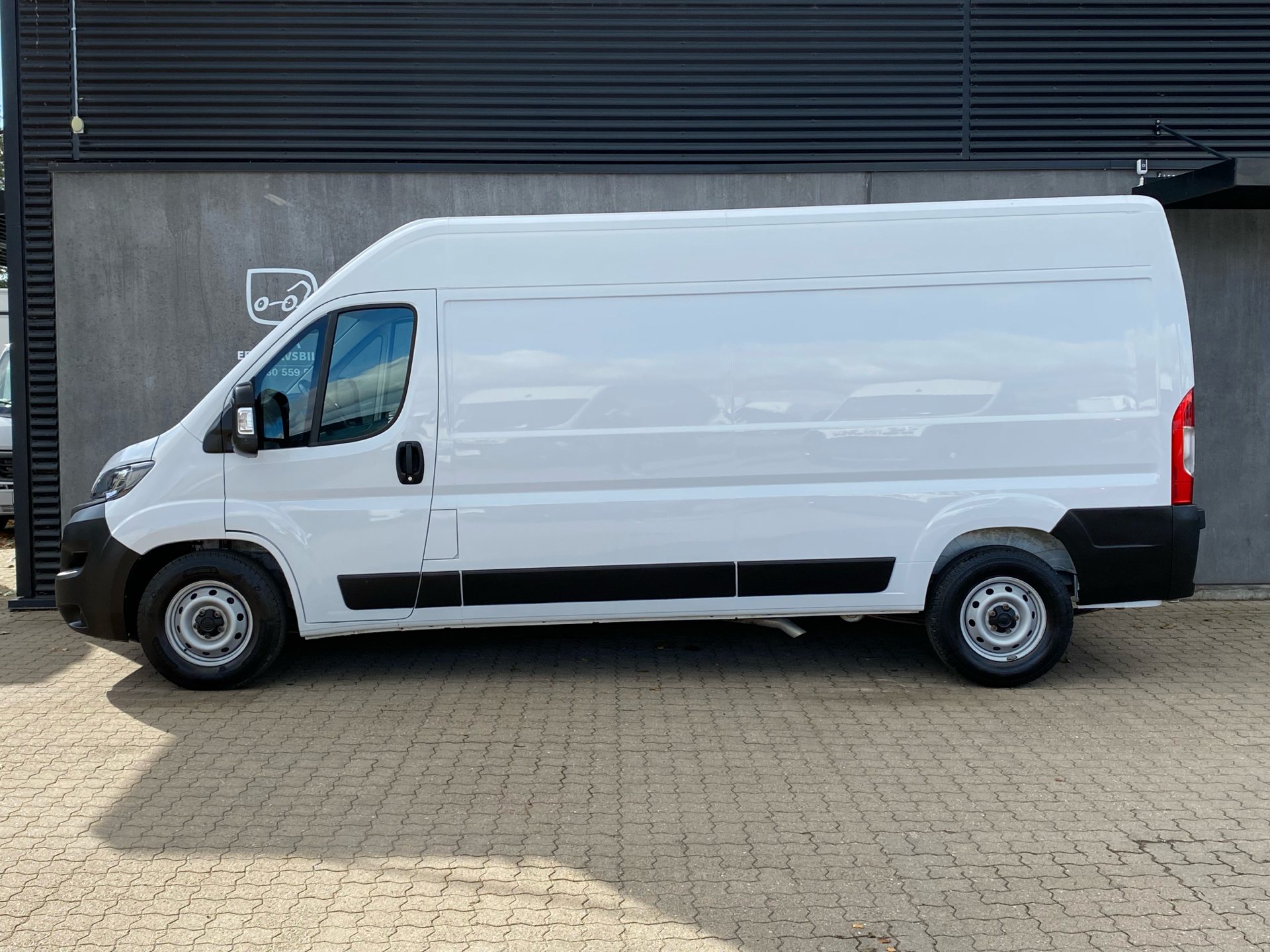 Billede af Fiat Ducato 35 L3H2 2,2 MJT Professional Plus 140HK Van 9g Aut.