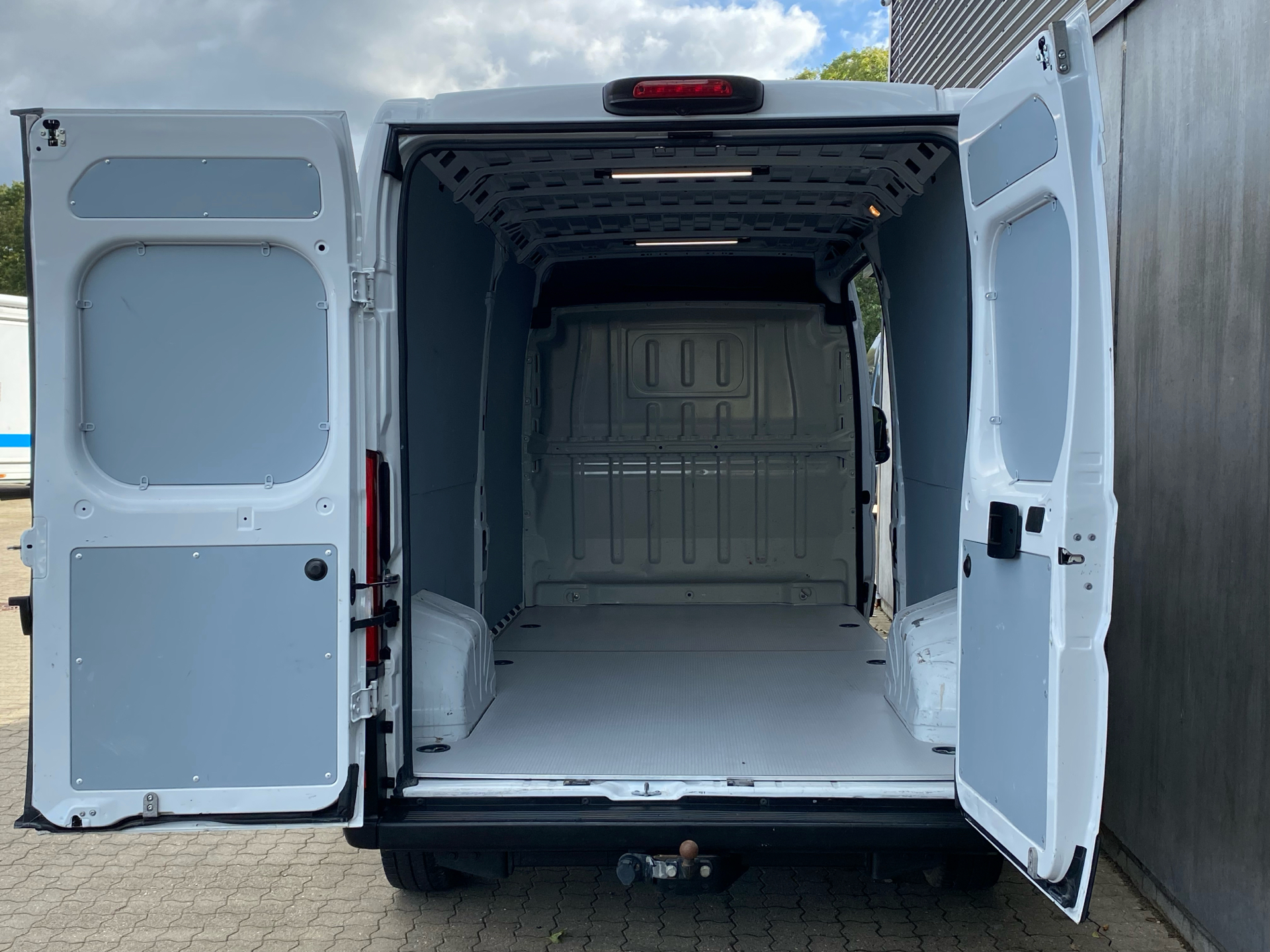 Billede af Fiat Ducato 35 L3H2 2,2 MJT Professional Plus 140HK Van 9g Aut.