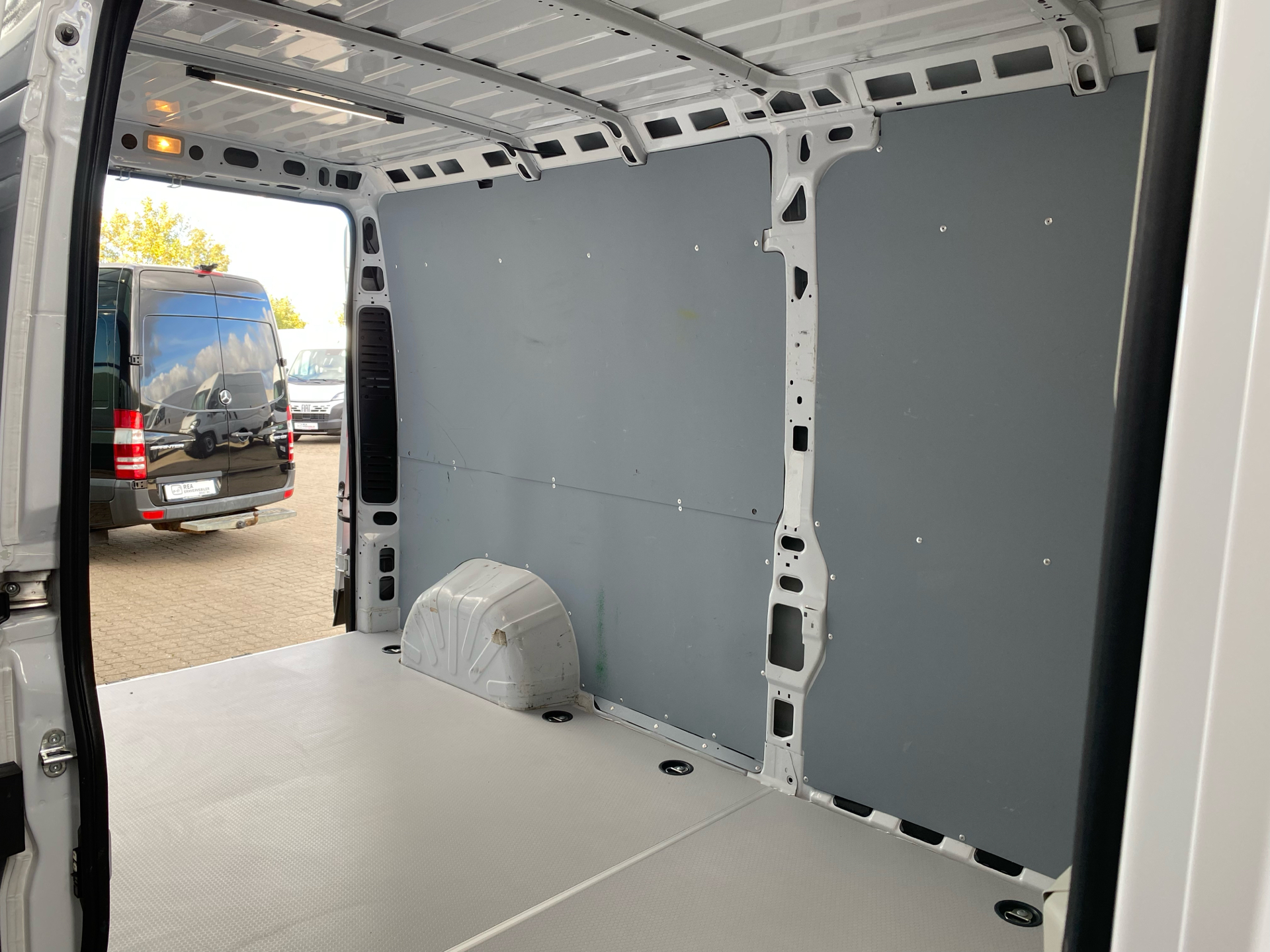 Billede af Fiat Ducato 35 L3H2 2,2 MJT Professional Plus 140HK Van 9g Aut.