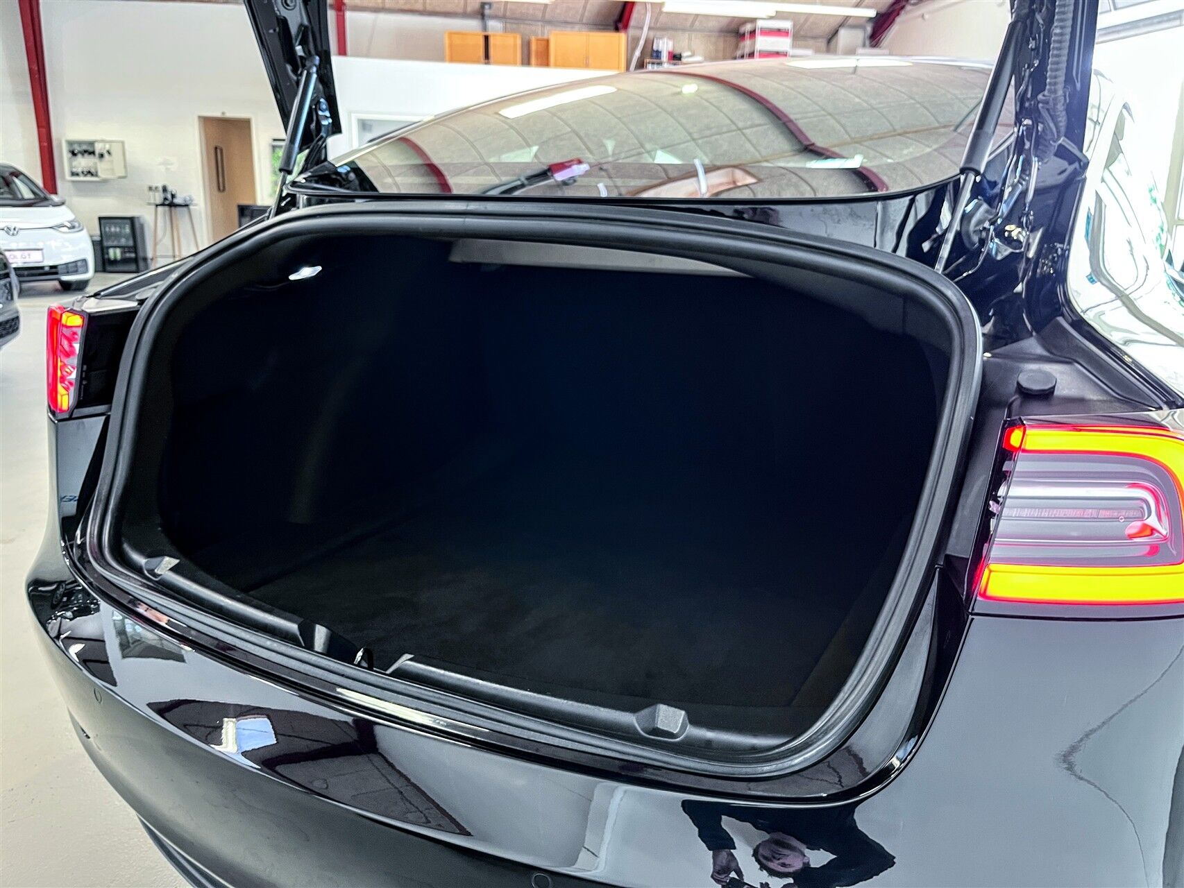 Billede af Tesla Model 3 EL Standard Range Plus 325HK Aut.