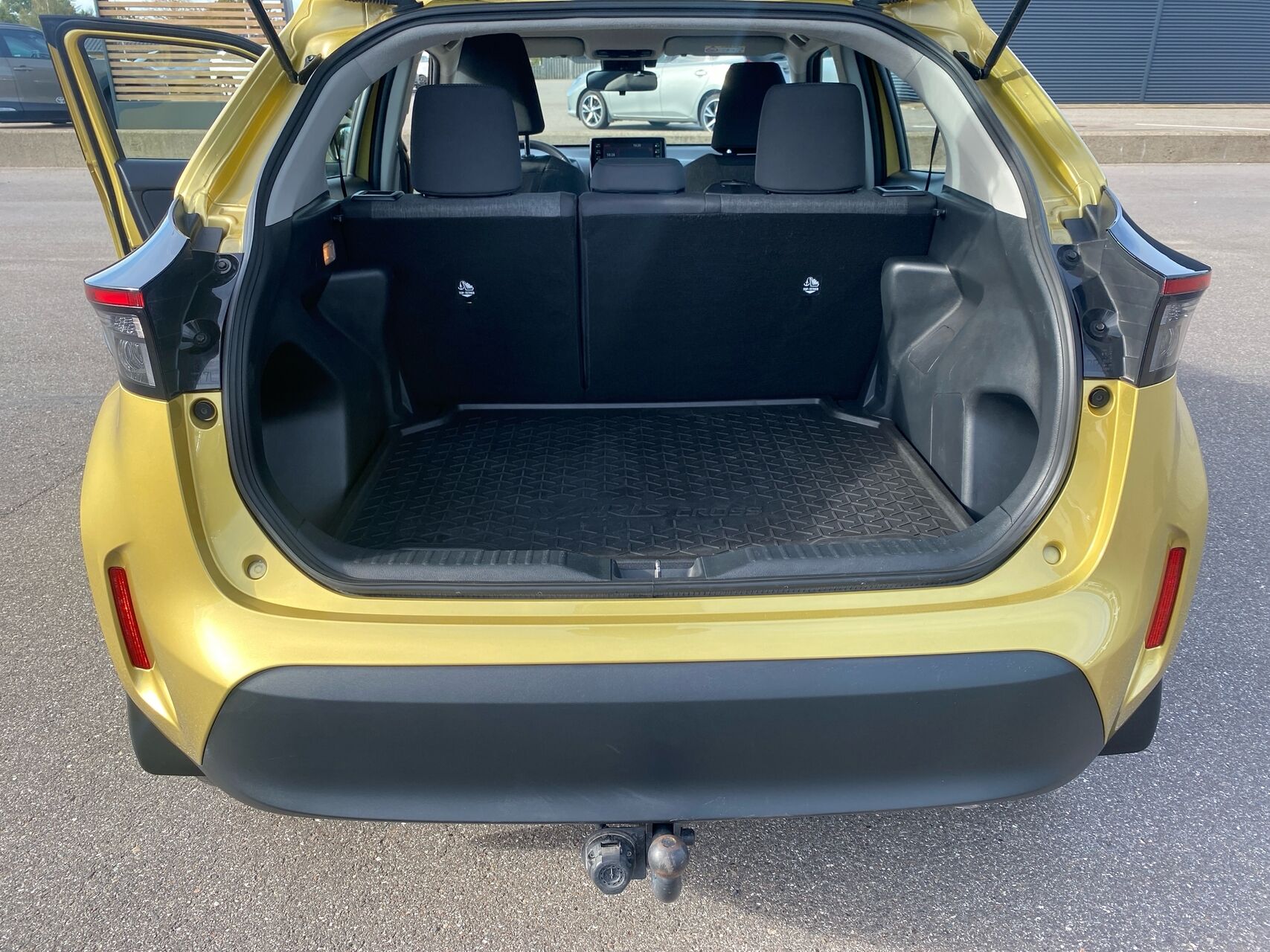 Billede af Toyota Yaris Cross 1,5 Hybrid Essential Comfort 116HK 5d Trinl. Gear