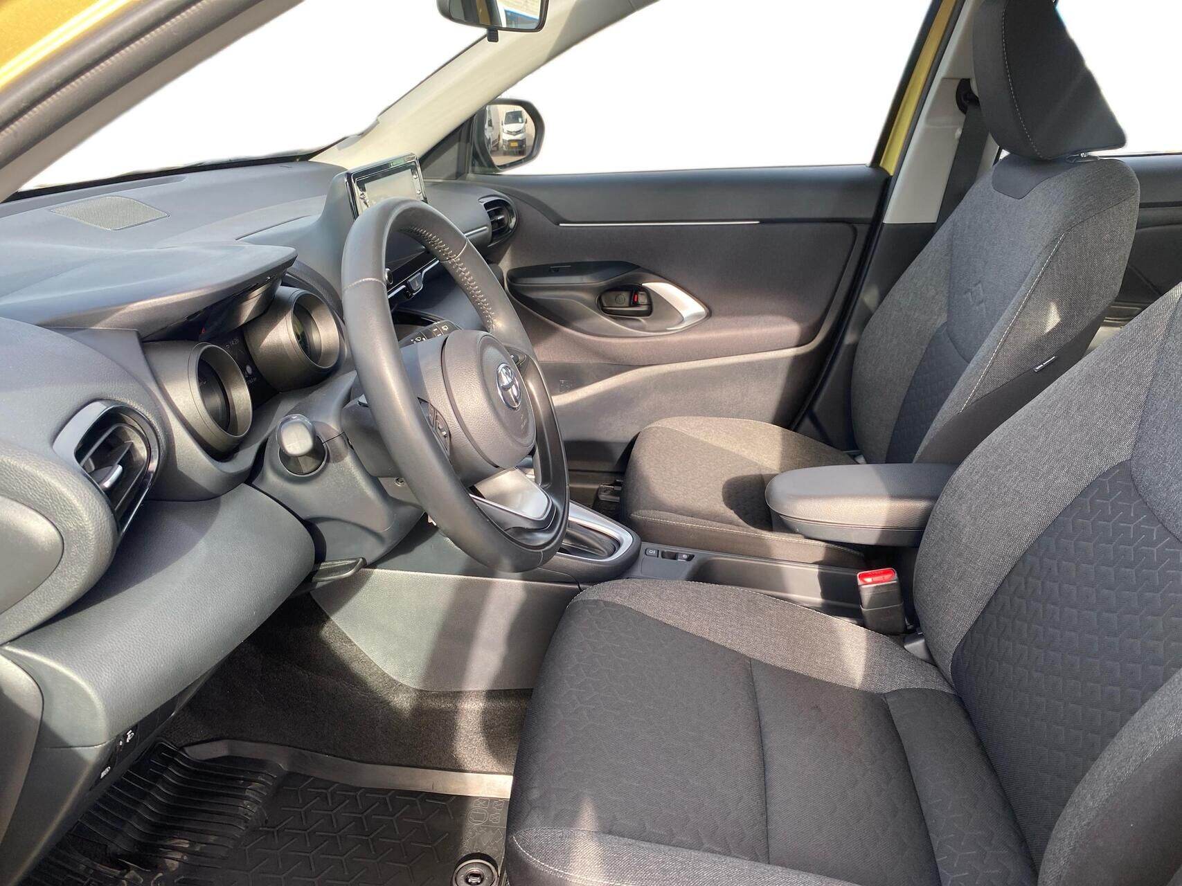 Billede af Toyota Yaris Cross 1,5 Hybrid Essential Comfort 116HK 5d Trinl. Gear