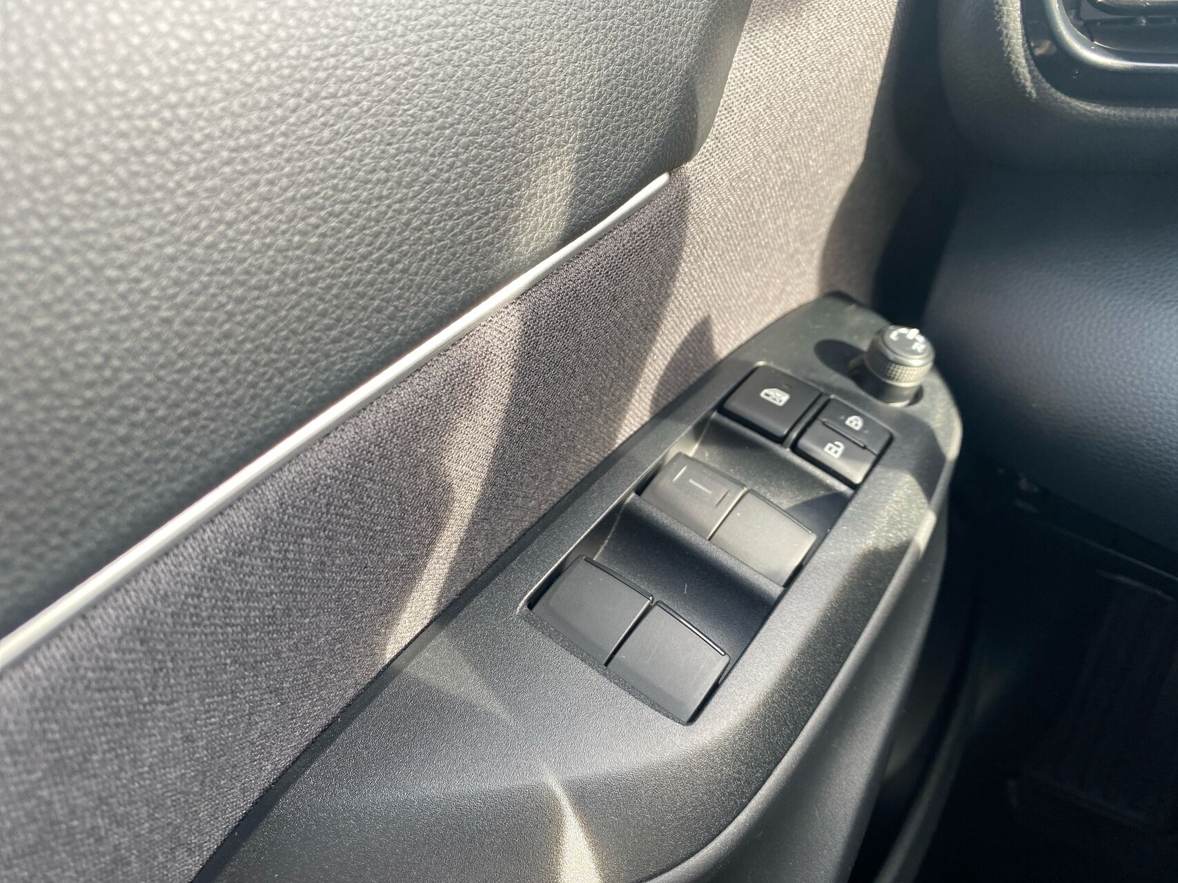 Billede af Toyota Yaris Cross 1,5 Hybrid Essential Comfort 116HK 5d Trinl. Gear