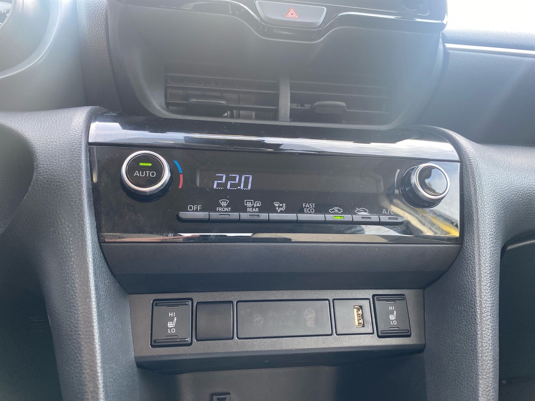 Billede af Toyota Yaris Cross 1,5 Hybrid Essential Comfort 116HK 5d Trinl. Gear