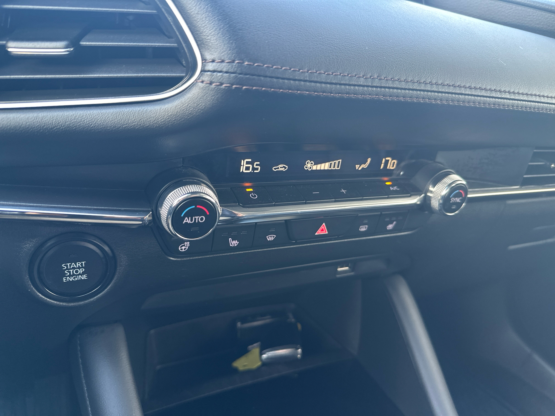 Billede af Mazda 3 2,0 Skyactiv-G  Mild hybrid Cosmo 122HK 6g